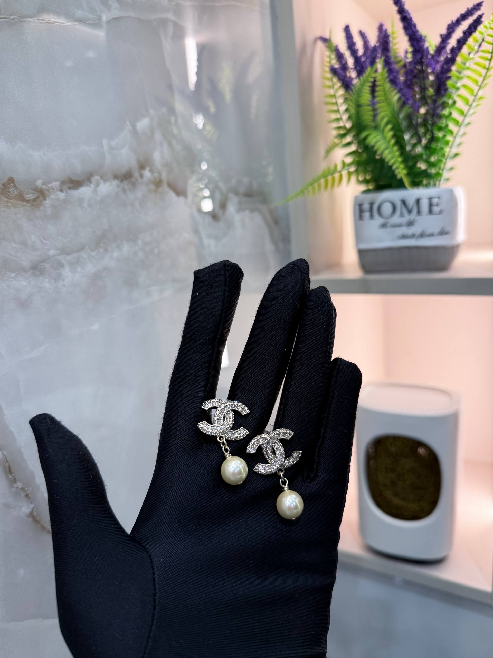 CHANEL Женские серьги из латуни CHANEL Женские серьги из латуни