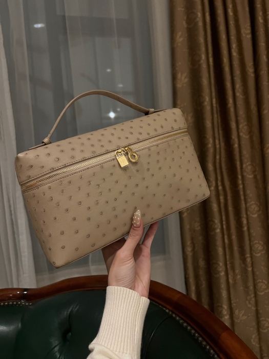 LORO PIANA Женская сумка Extra Pocket L27 страус