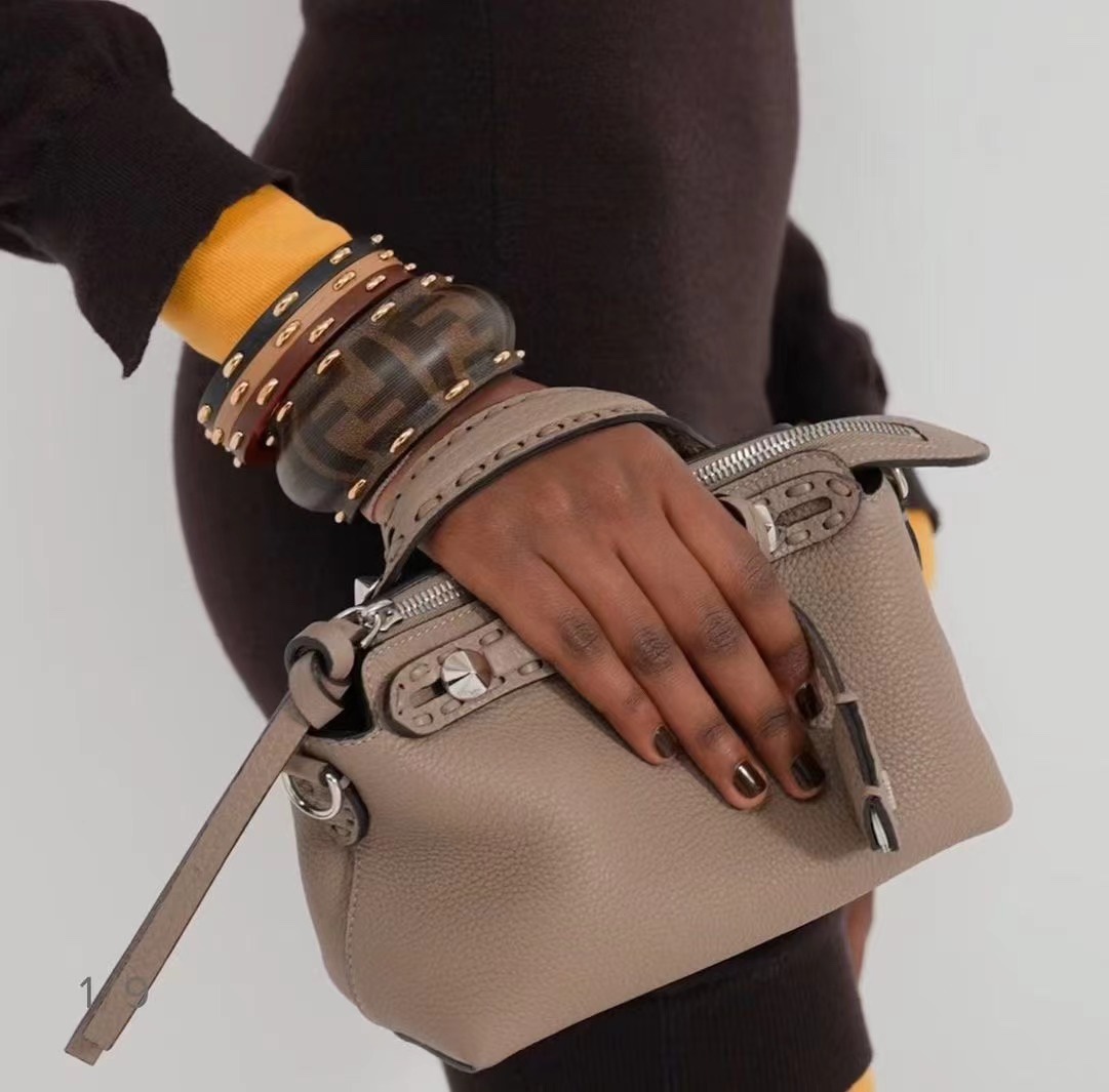 FENDI Женская сумка By The Way Selleria FENDI Женская сумка By The Way Selleria