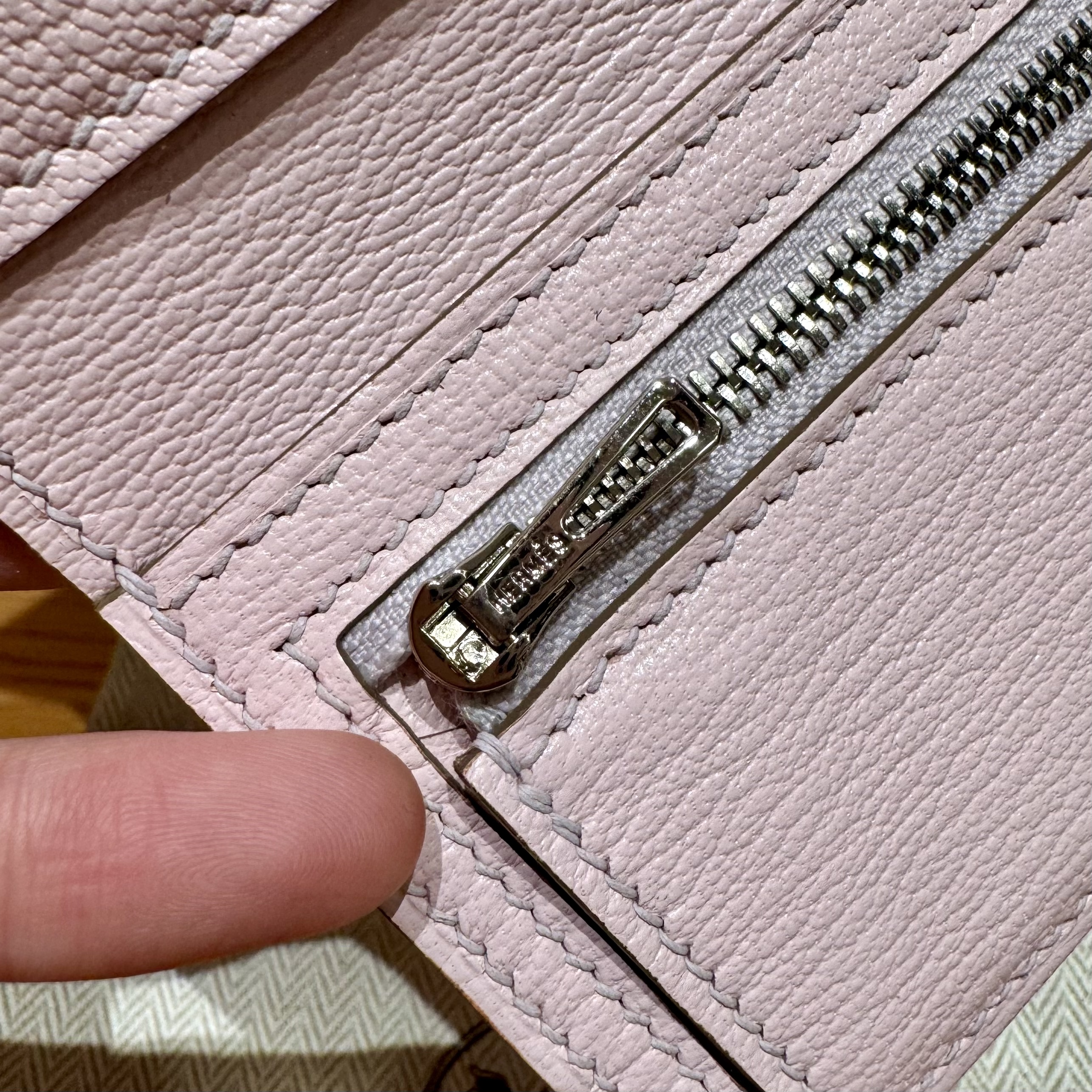 HERMES Кошелёк Bearn 11 см M7/Rose Darling Chèvre HERMES Кошелёк Bearn 11 см M7/Rose Darling Chèvre