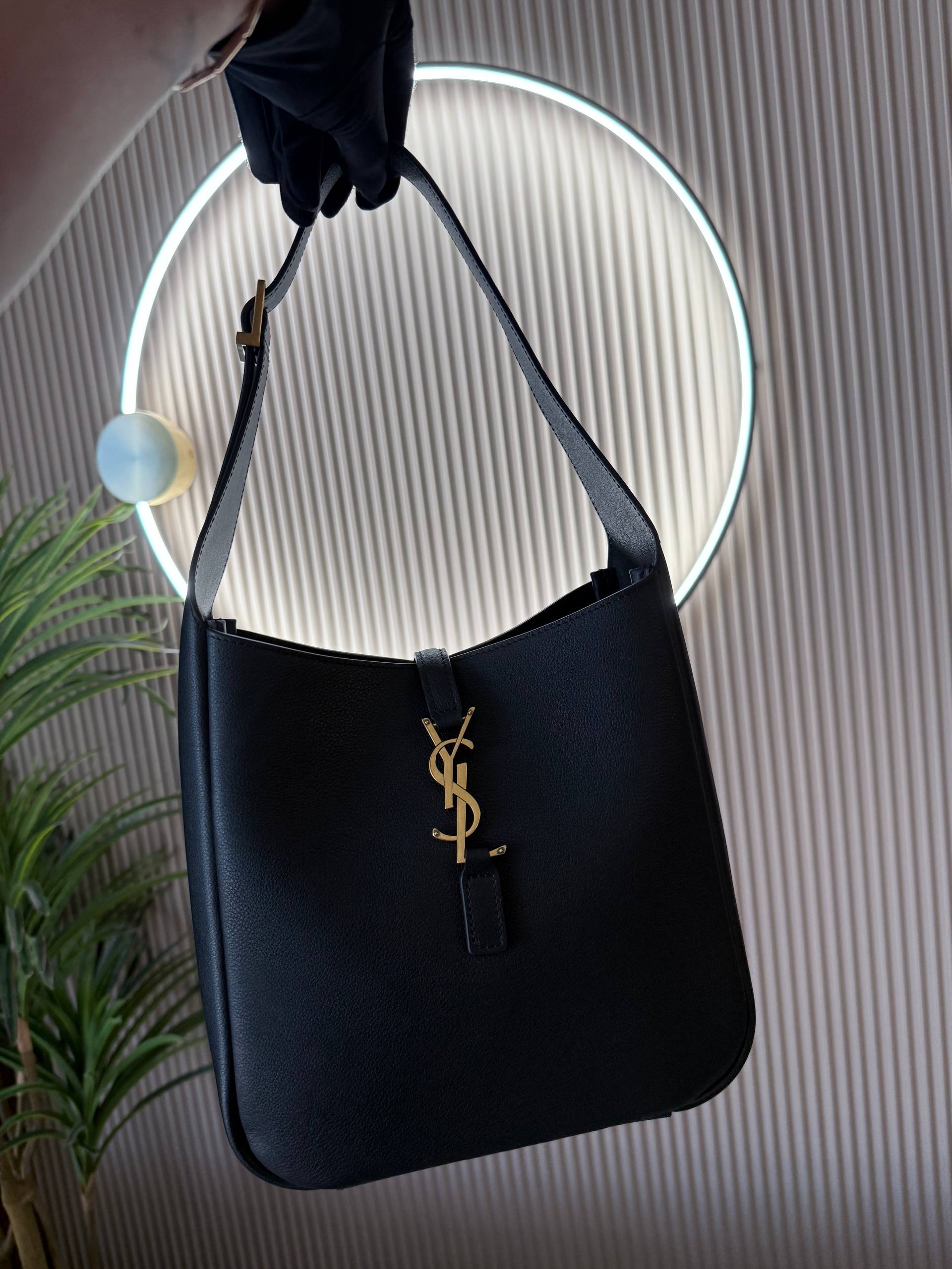 SAINT LAURENT Женская сумка LE 5 À 7 SAINT LAURENT Женская сумка LE 5 À 7