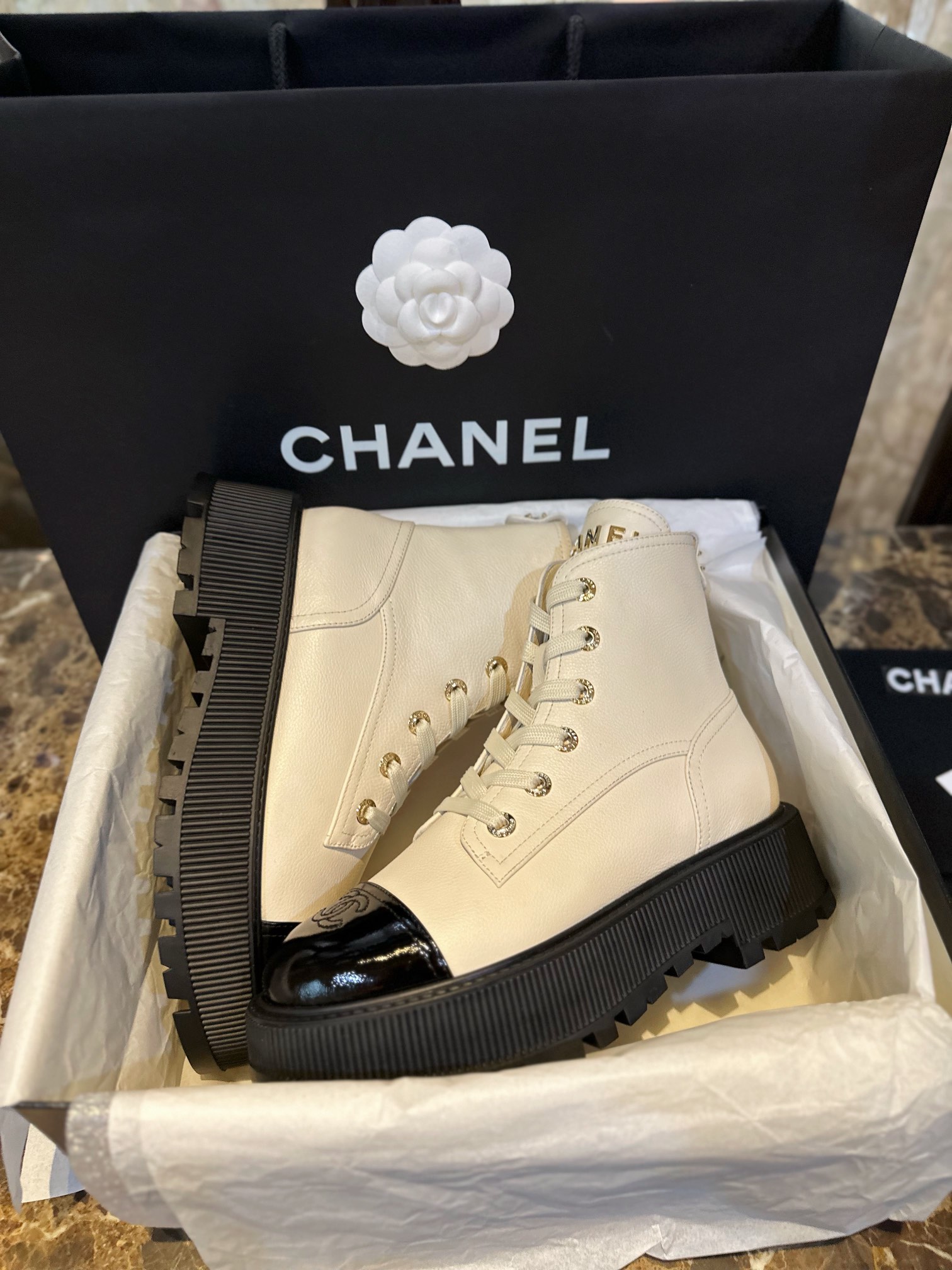 CHANEL Женские ботинки с логотипом CHANEL Женские ботинки с логотипом