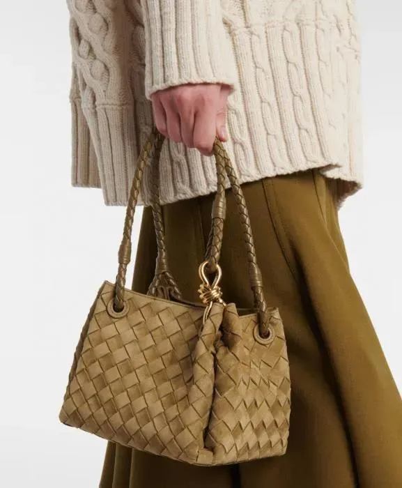 BOTTEGA VENETA Женская замшевая сумка Parachute BOTTEGA VENETA Женская замшевая сумка Parachute