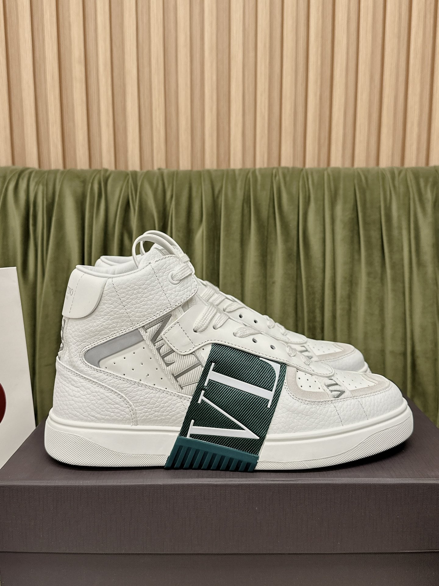 VALENTINO Мужские высокие кроссовки VL7N