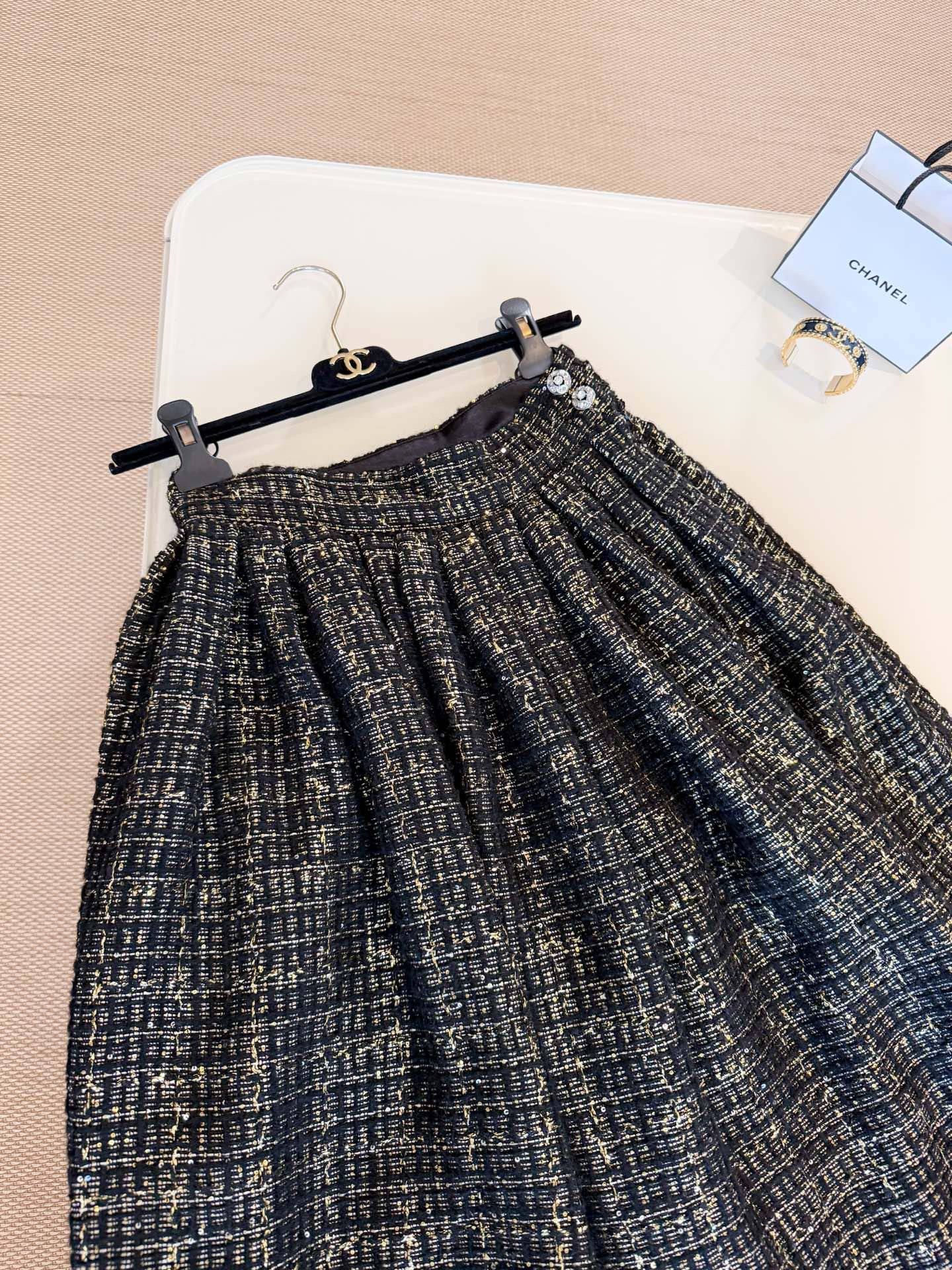 CHANEL Женская юбка из твида CHANEL Женская юбка из твида