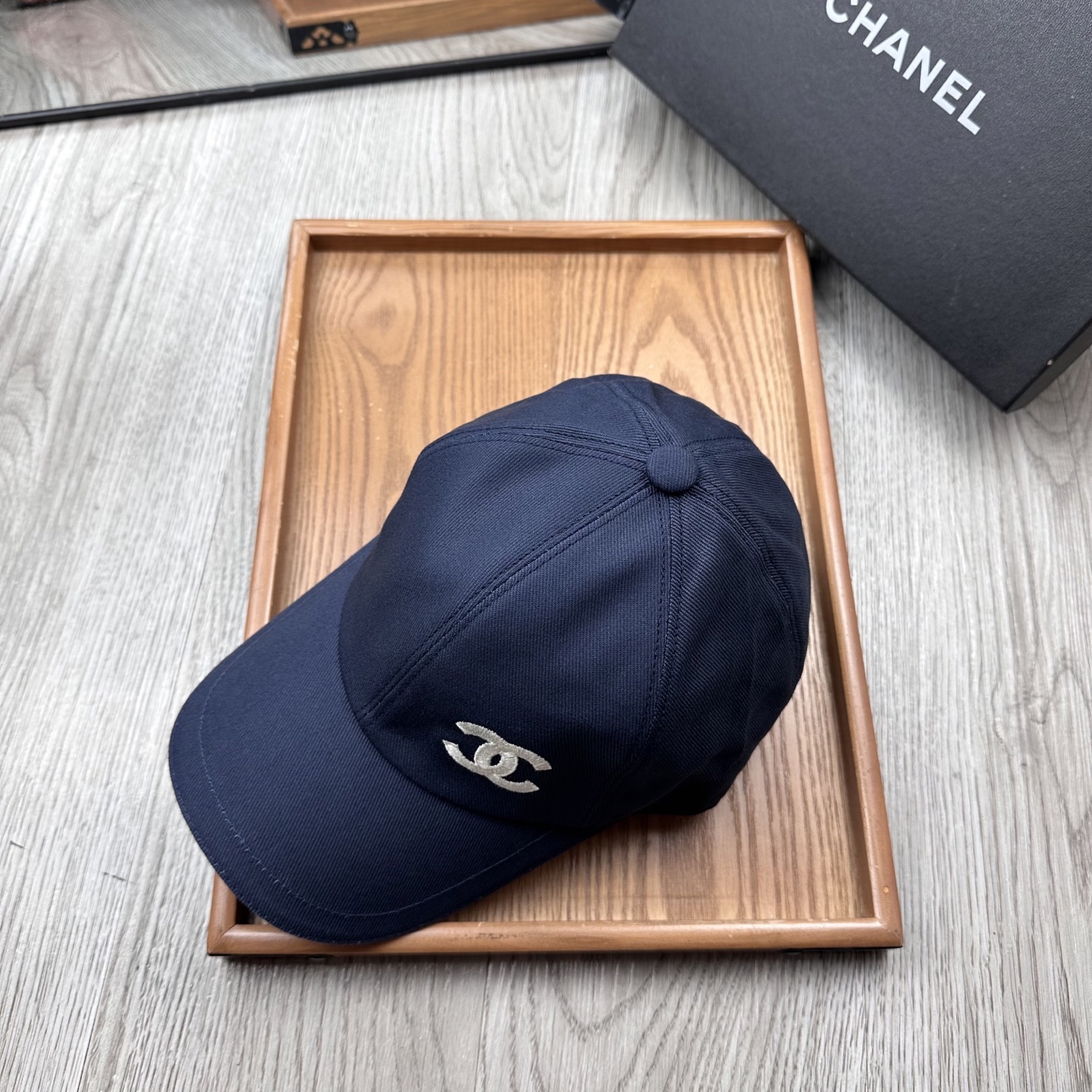 CHANEL Женская Кепка