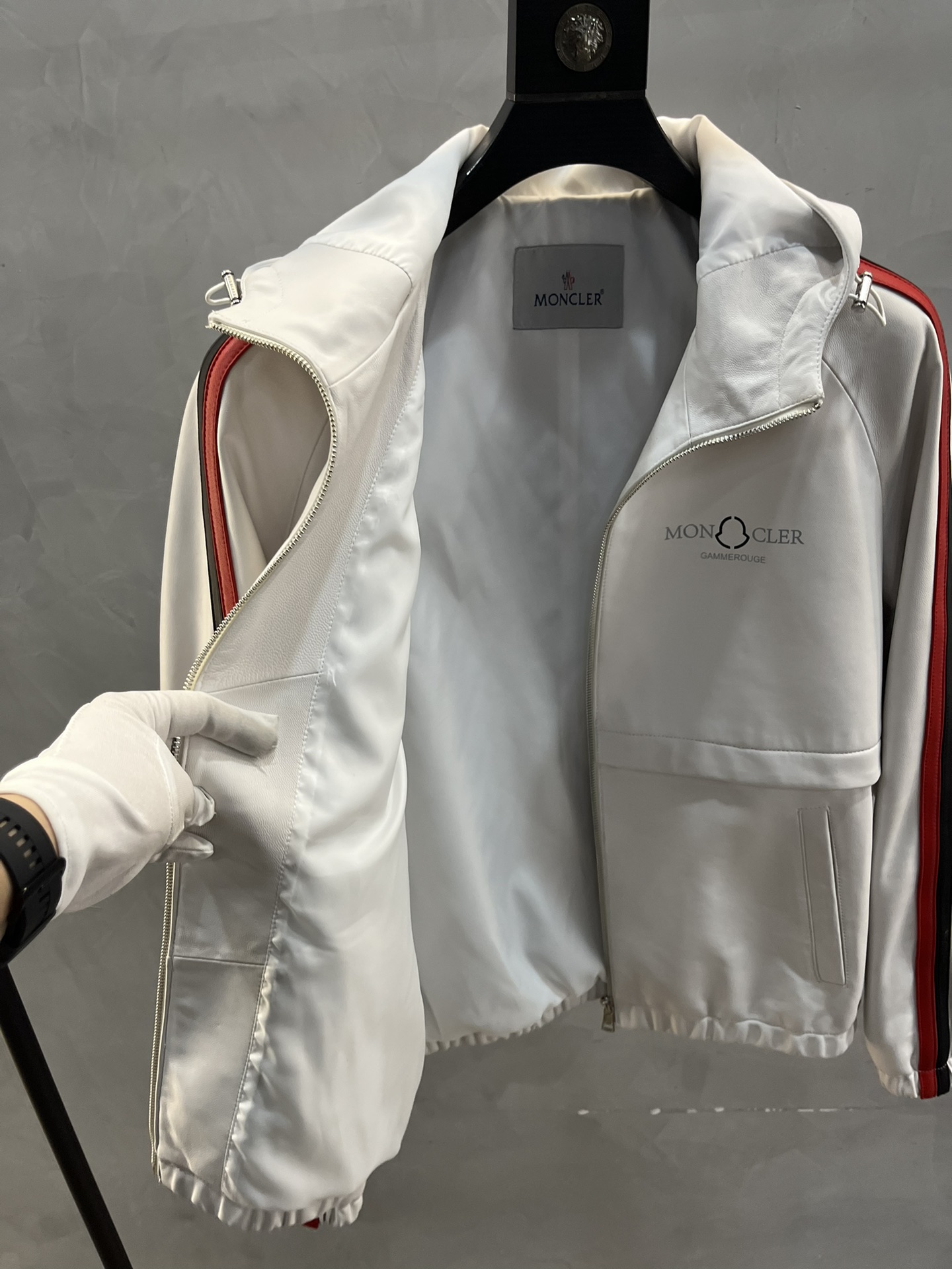 MONCLER Мужская кожаная куртка  MONCLER Мужская кожаная куртка