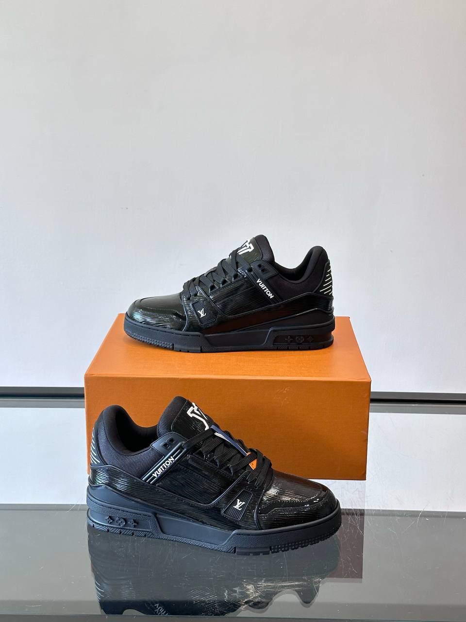 LOUIS VUITTON Мужские кроссовки LOUIS VUITTON Мужские кроссовки