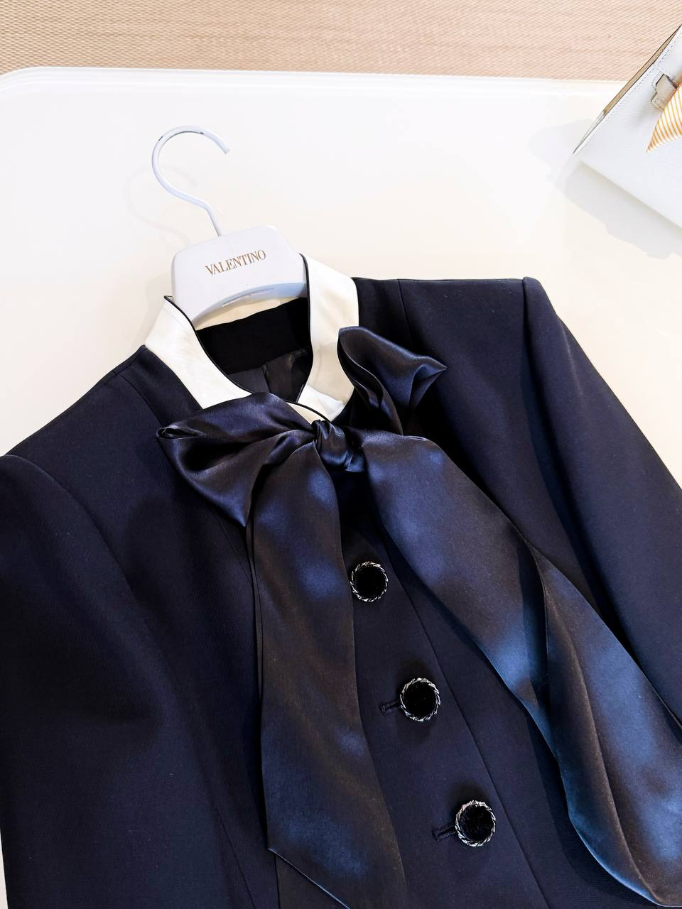 VALENTINO Женское платье из шерсти  VALENTINO Женское платье из шерсти