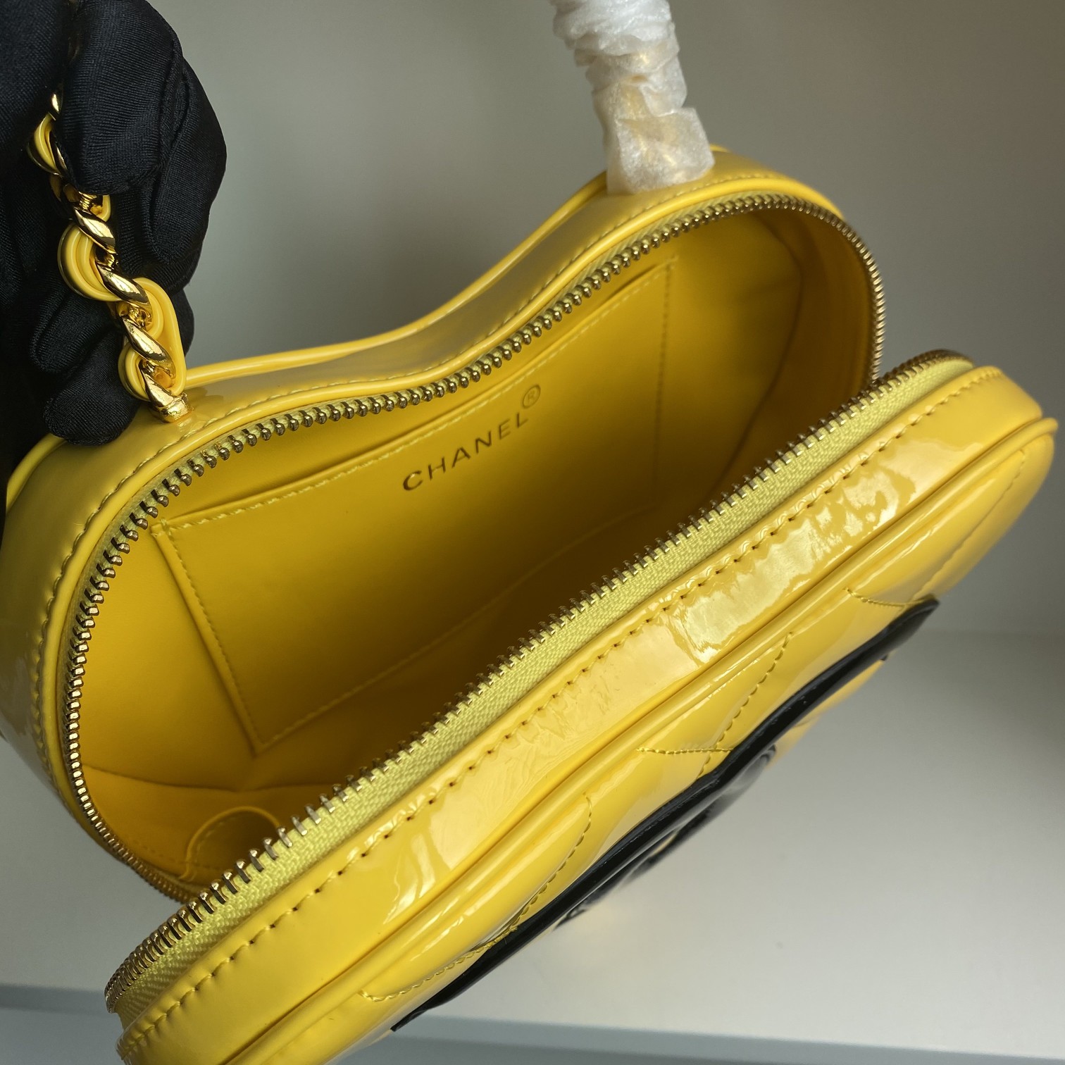 CHANEL Женская винтажная сумка в форме сердца CHANEL Женская винтажная сумка в форме сердца