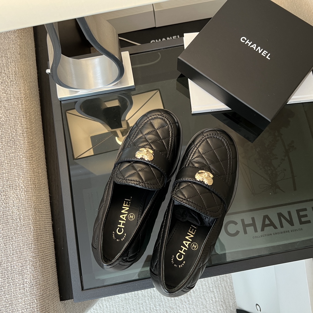 CHANEL Женские лоферы из овечьей кожи CHANEL Женские лоферы из овечьей кожи