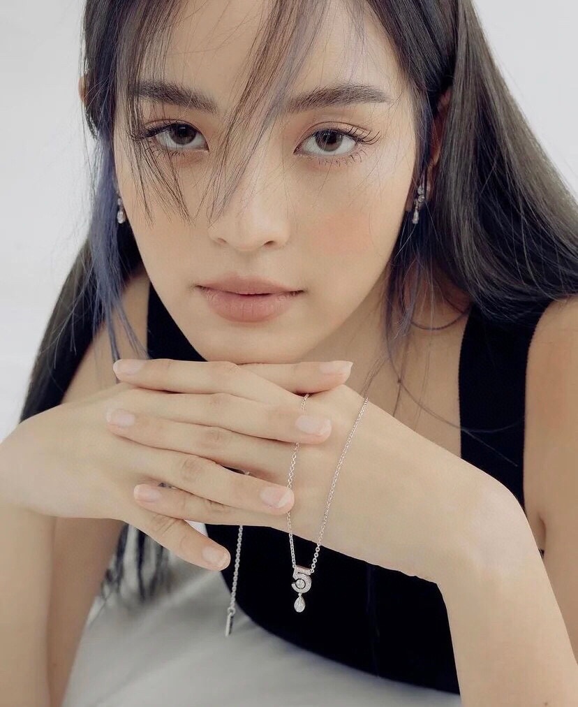 CHANEL Женское колье High Jewelry CHANEL Женское колье High Jewelry