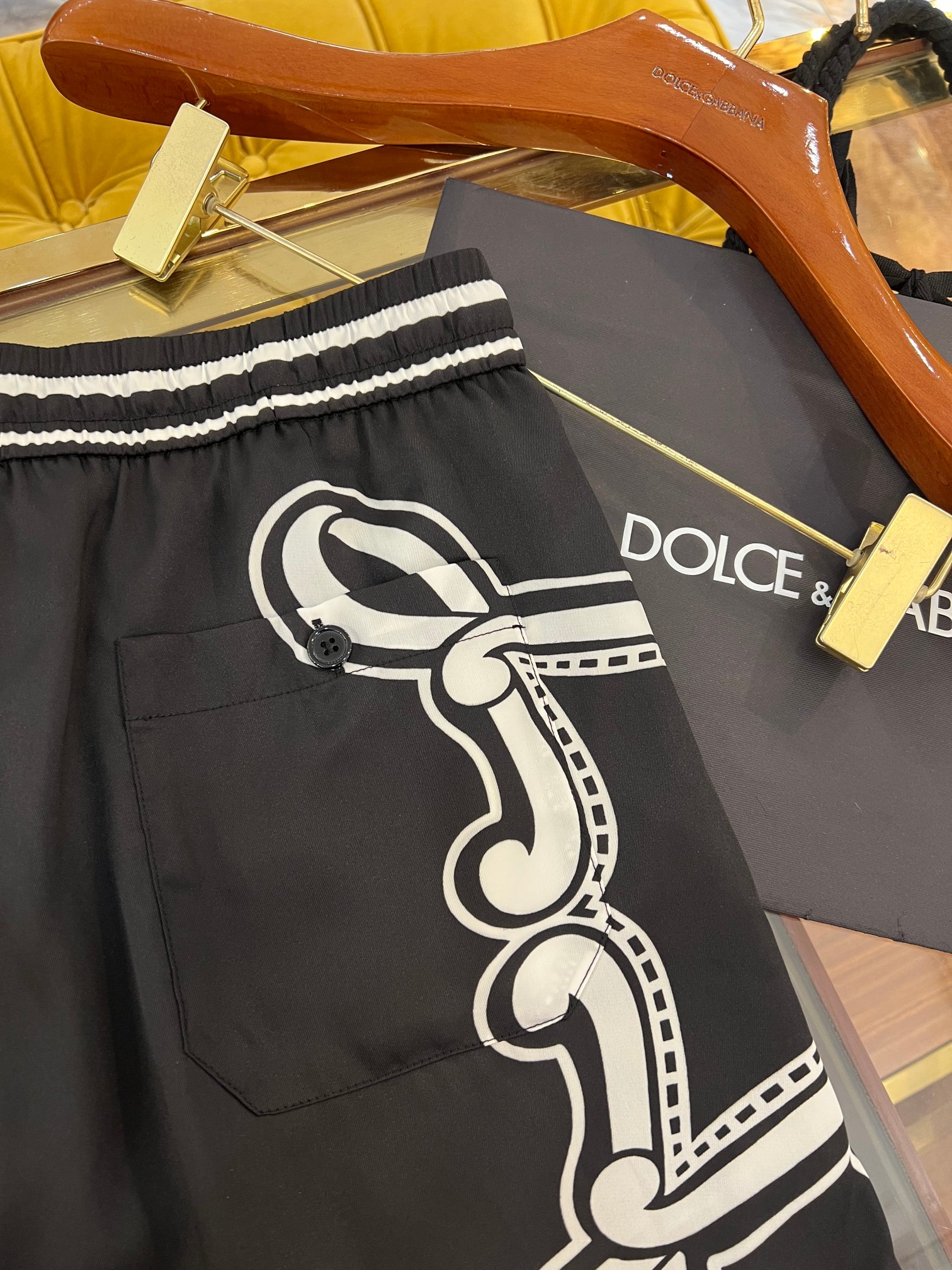 DOLCE & GABBANA Мужские шорты шелк DOLCE & GABBANA Мужские шорты шелк