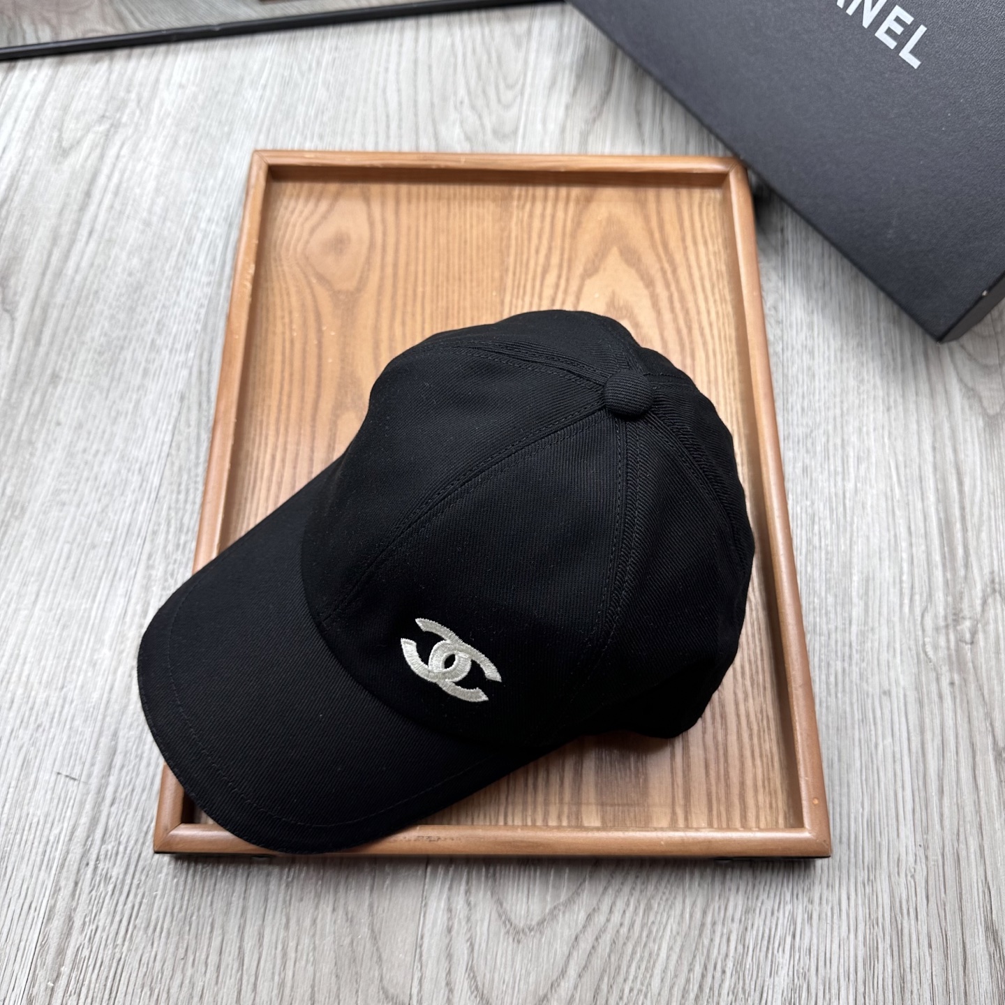 CHANEL Женская Кепка