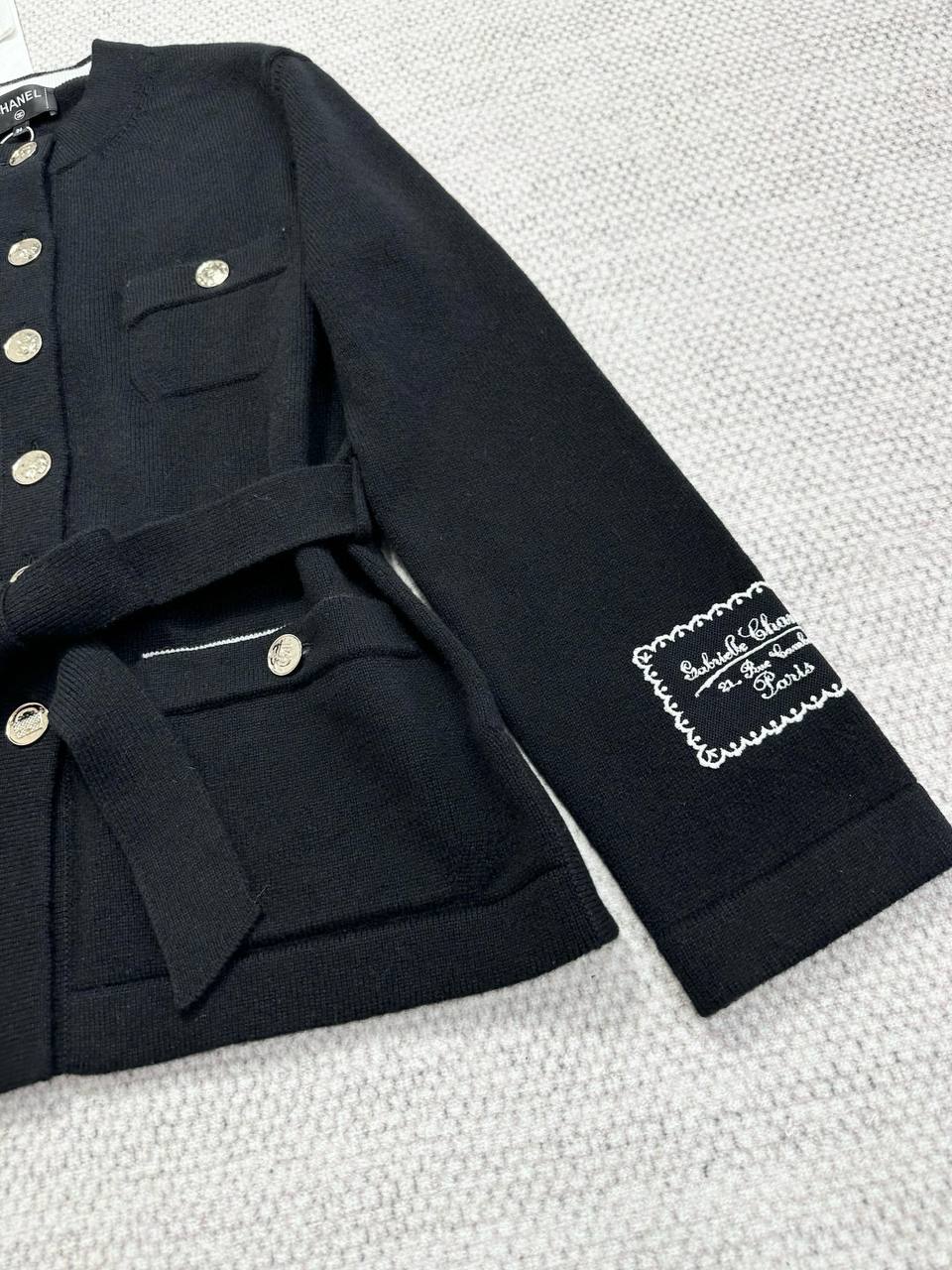 CHANEL Женский кардиган из кашемира CHANEL Женский кардиган из кашемира