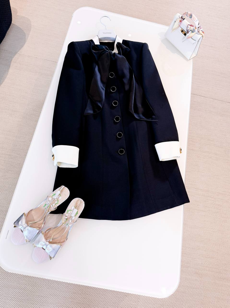 VALENTINO Женское платье из шерсти  VALENTINO Женское платье из шерсти