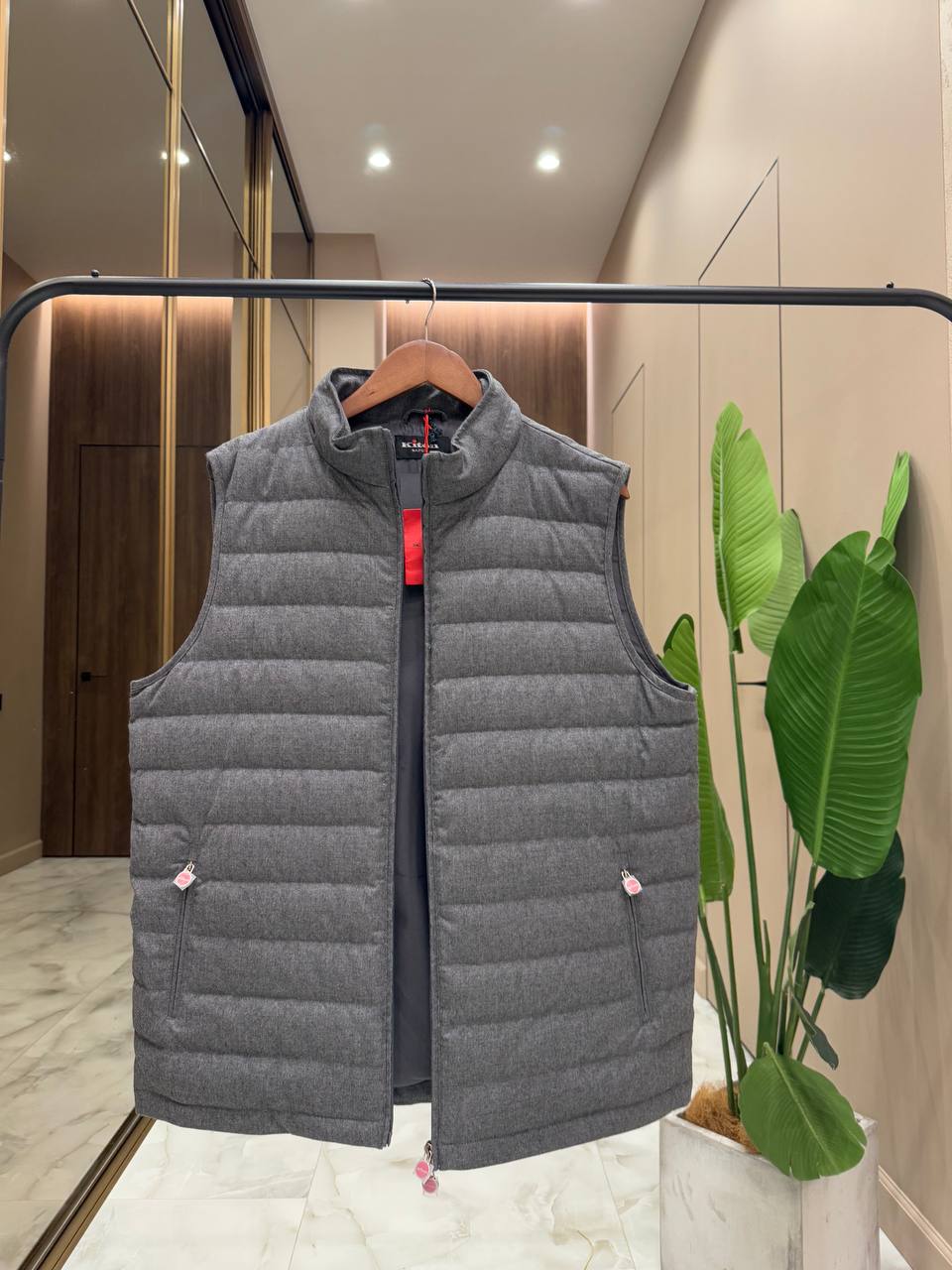 KITON Мужской жилет из шерсти KITON Мужской жилет из шерсти