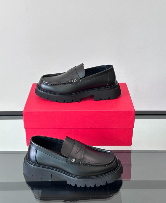 SALVATORE FERRAGAMO Мужские лоферы коровья кожа