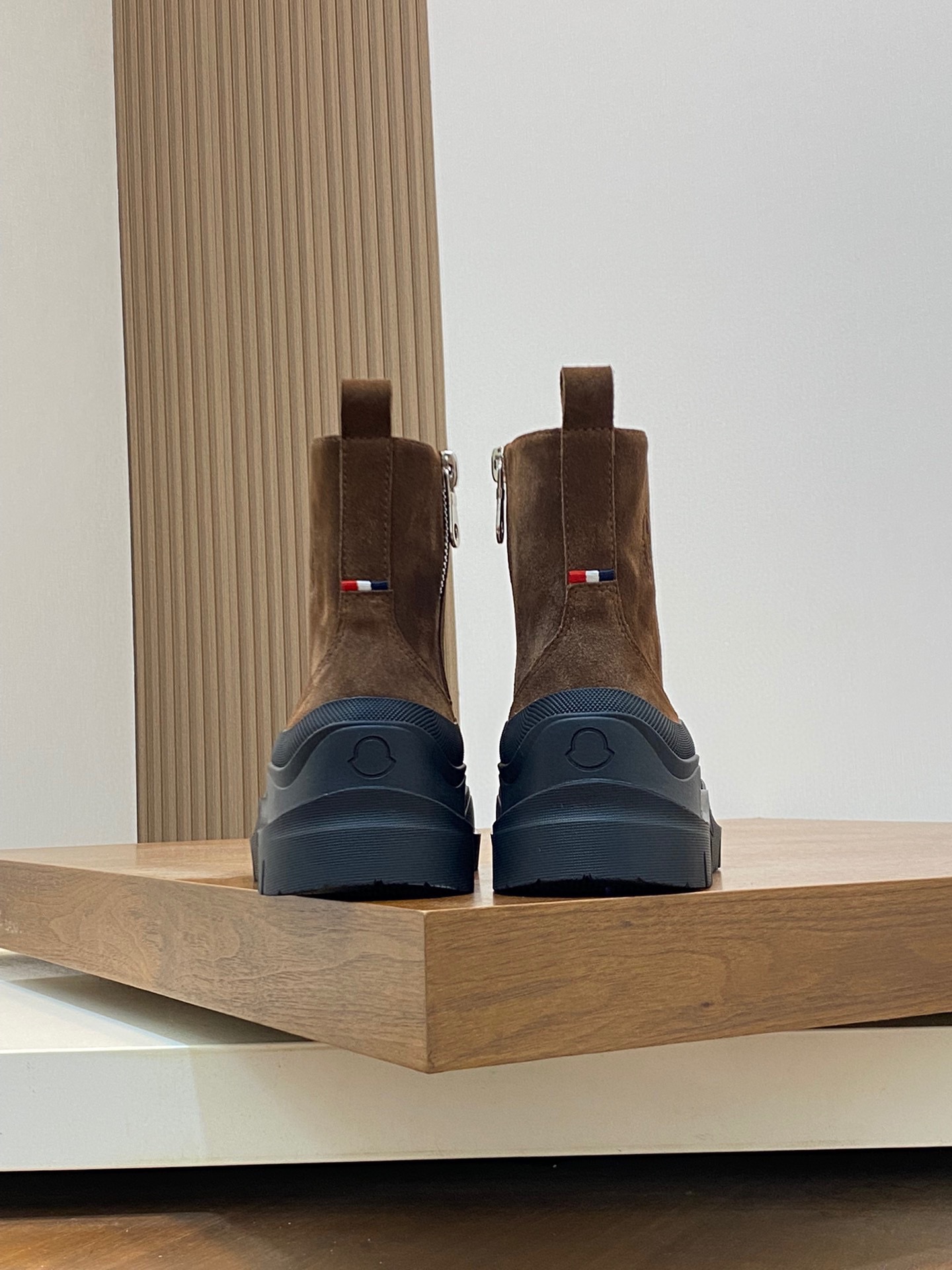 MONCLER Мужские ботинки из коровьей кожи 