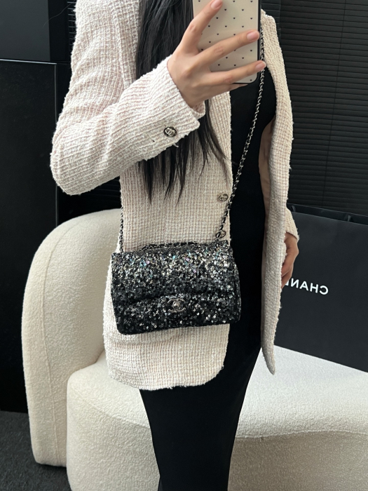 CHANEL Женская Cумка 23S CF20 с пайетками