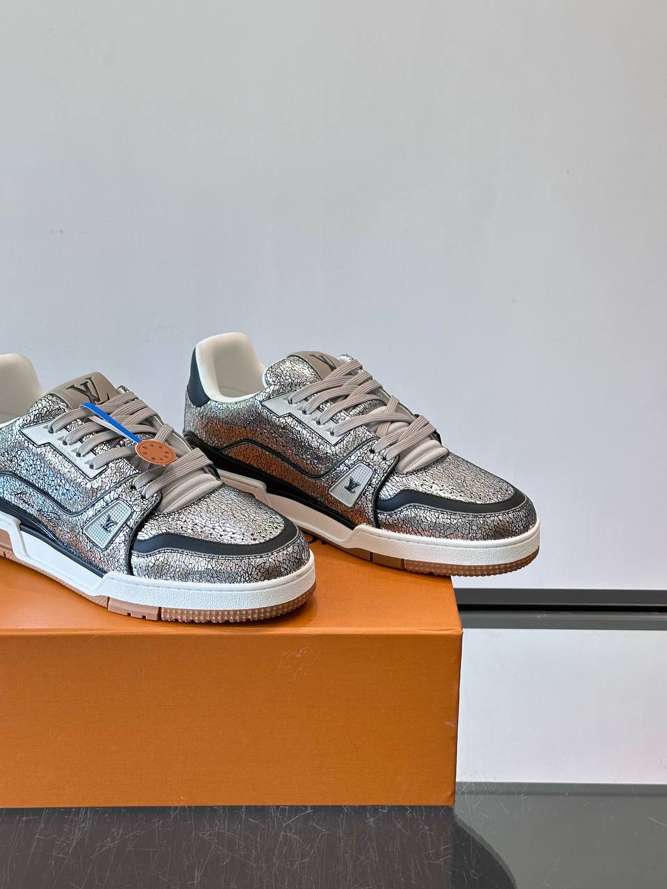 LOUIS VUITTON Мужские кроссовки LOUIS VUITTON Мужские кроссовки