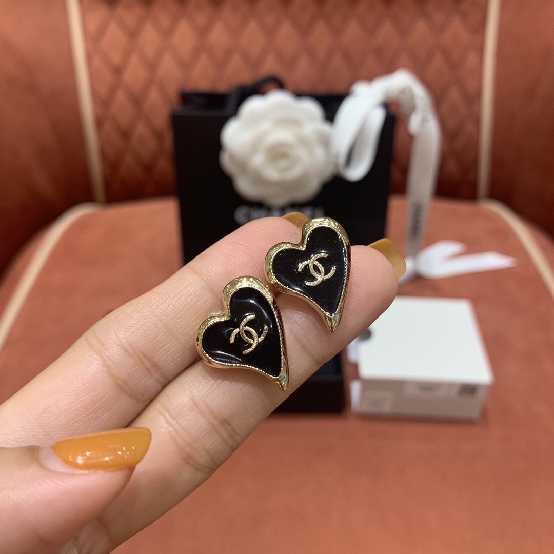 CHANEL Женские серьги CH-22P Black Heart CHANEL Женские серьги CH-22P Black Heart
