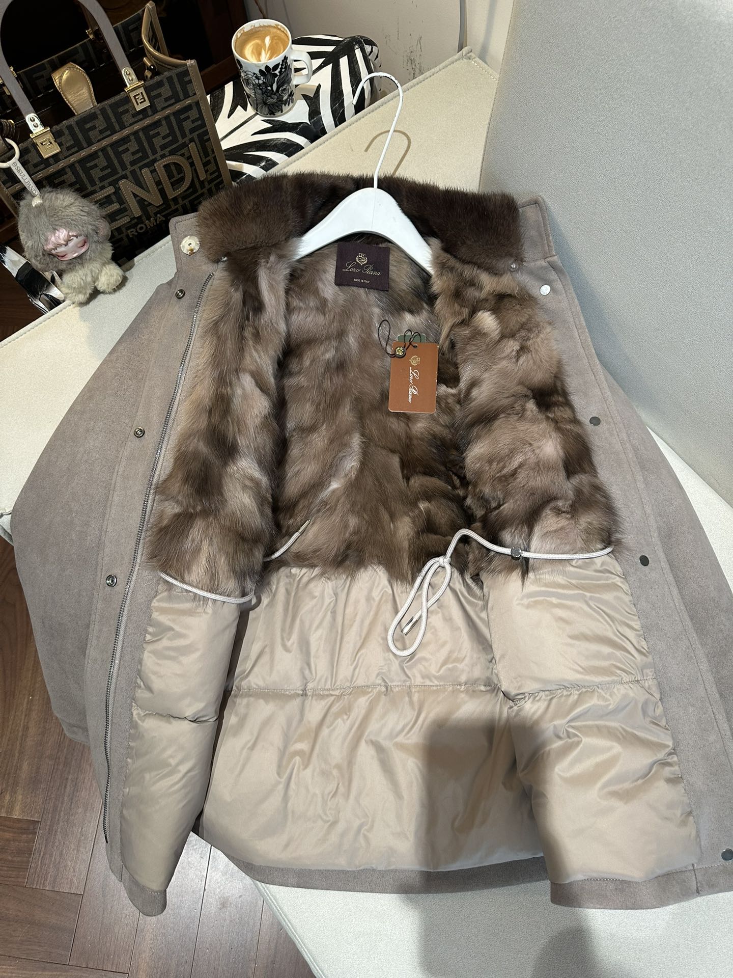 LORO PIANA Женская парка с мехом LORO PIANA Женская парка с мехом