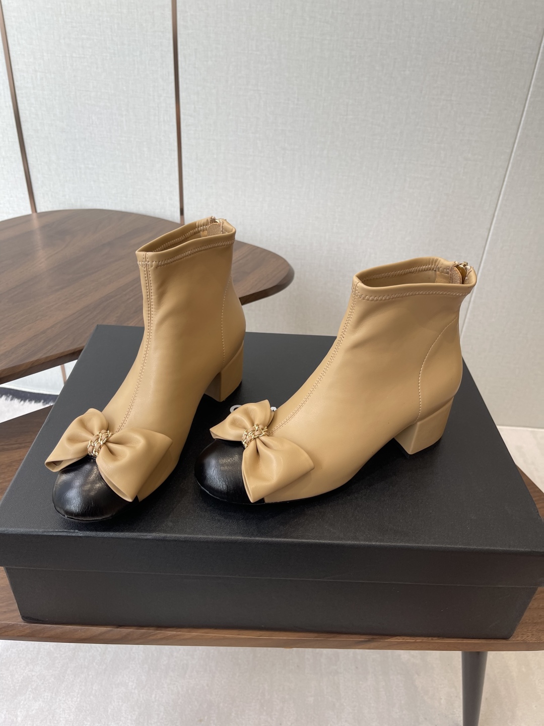 CHANEL Женские ботильоны из овчины CHANEL Женские ботильоны из овчины