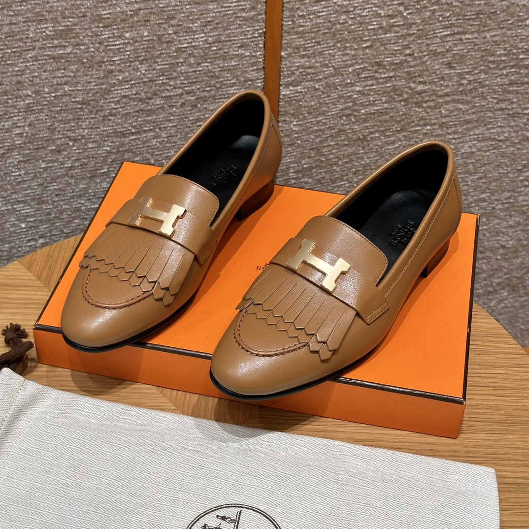 HERMES Женские лоферы Royal 