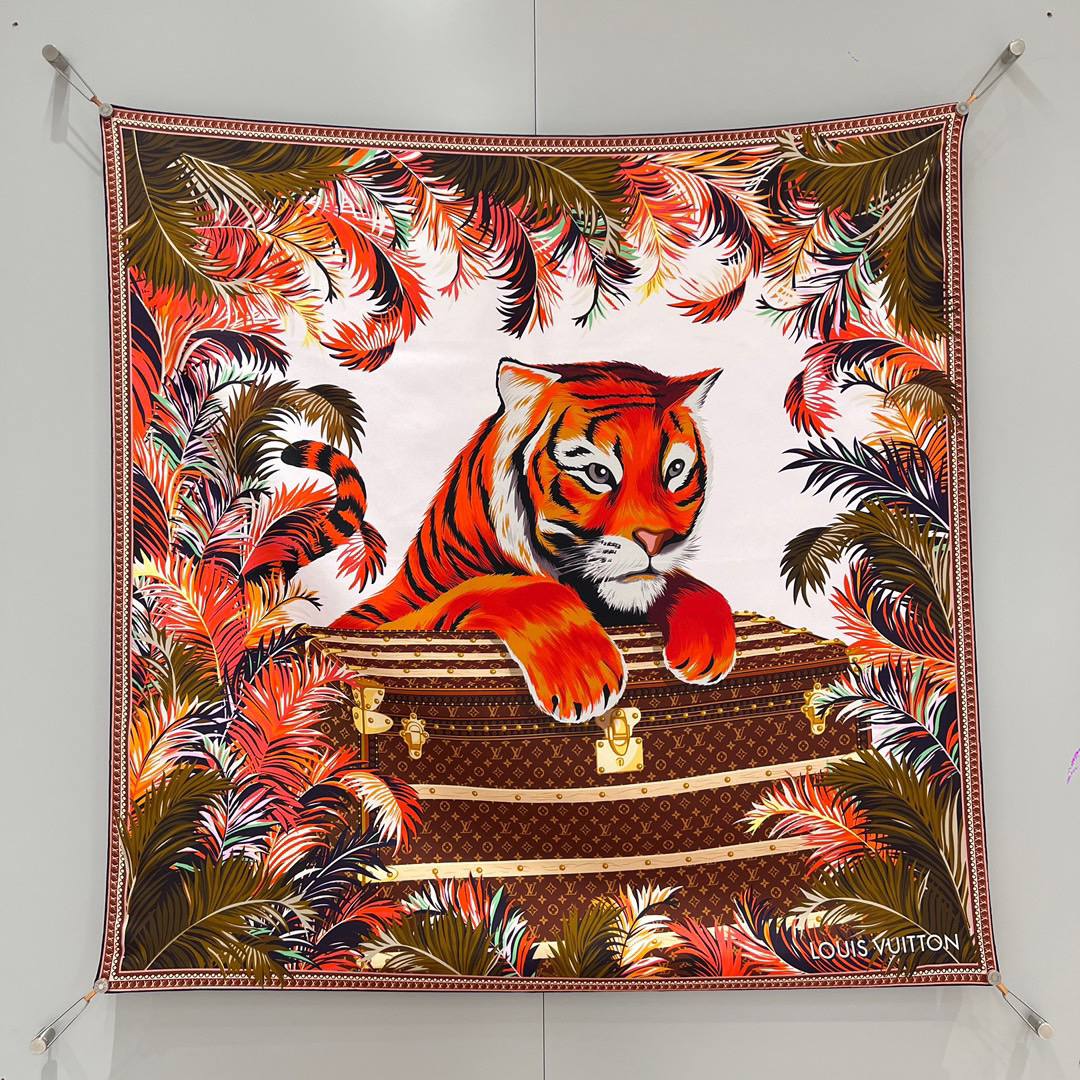 LOUIS VUITTON Женский платок из шёлка Precious Tiger LOUIS VUITTON Женский платок из шёлка Precious Tiger