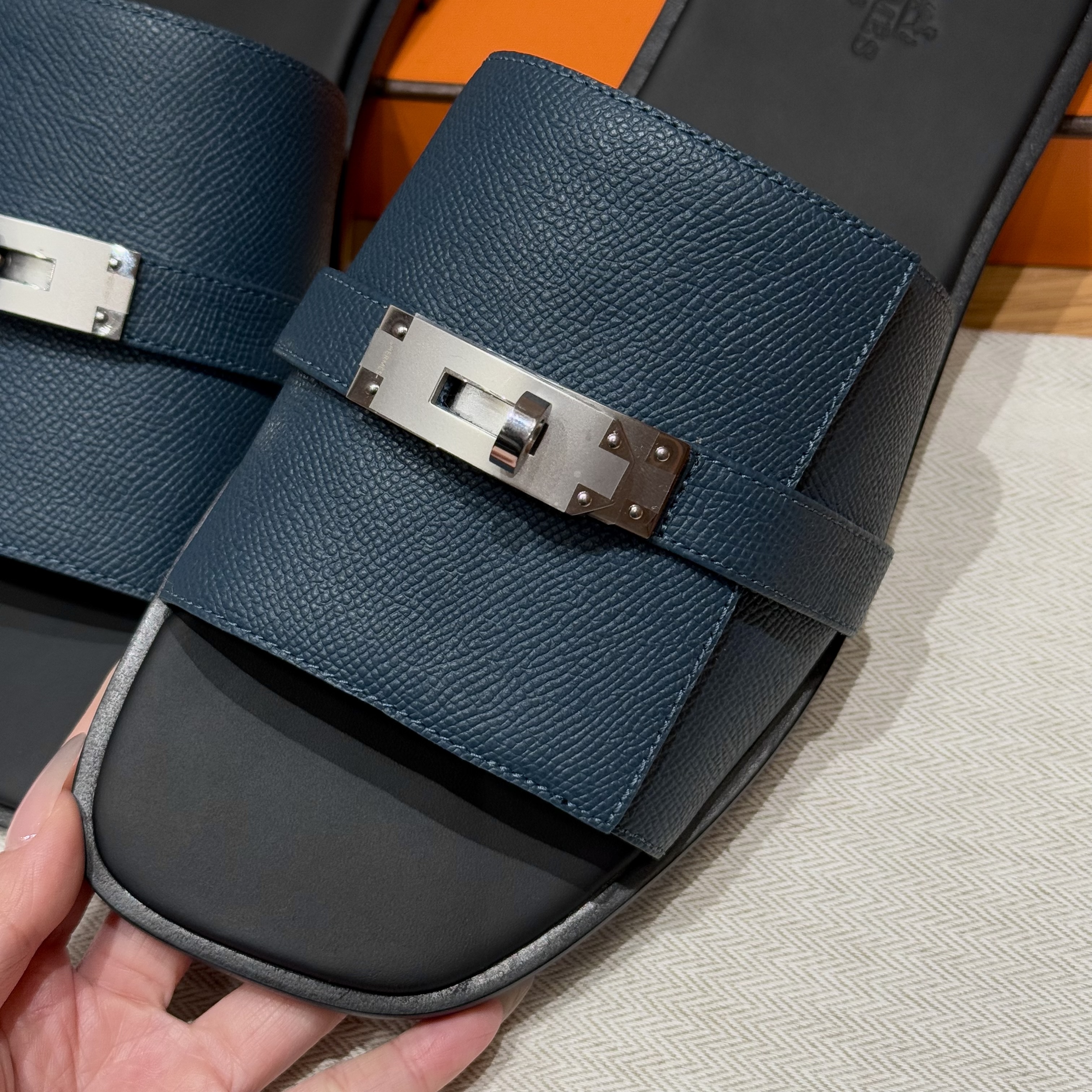 HERMES Мужские сандалии Gabriel