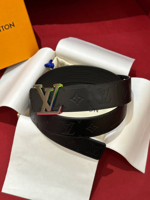  LOUIS VUITTON Мужской ремень