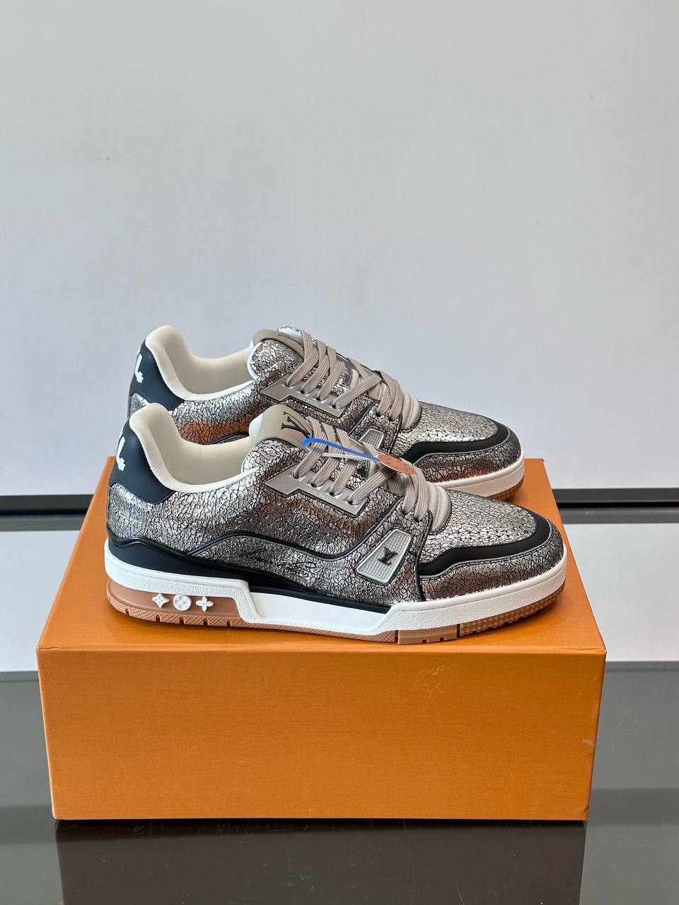 LOUIS VUITTON Мужские кроссовки LOUIS VUITTON Мужские кроссовки