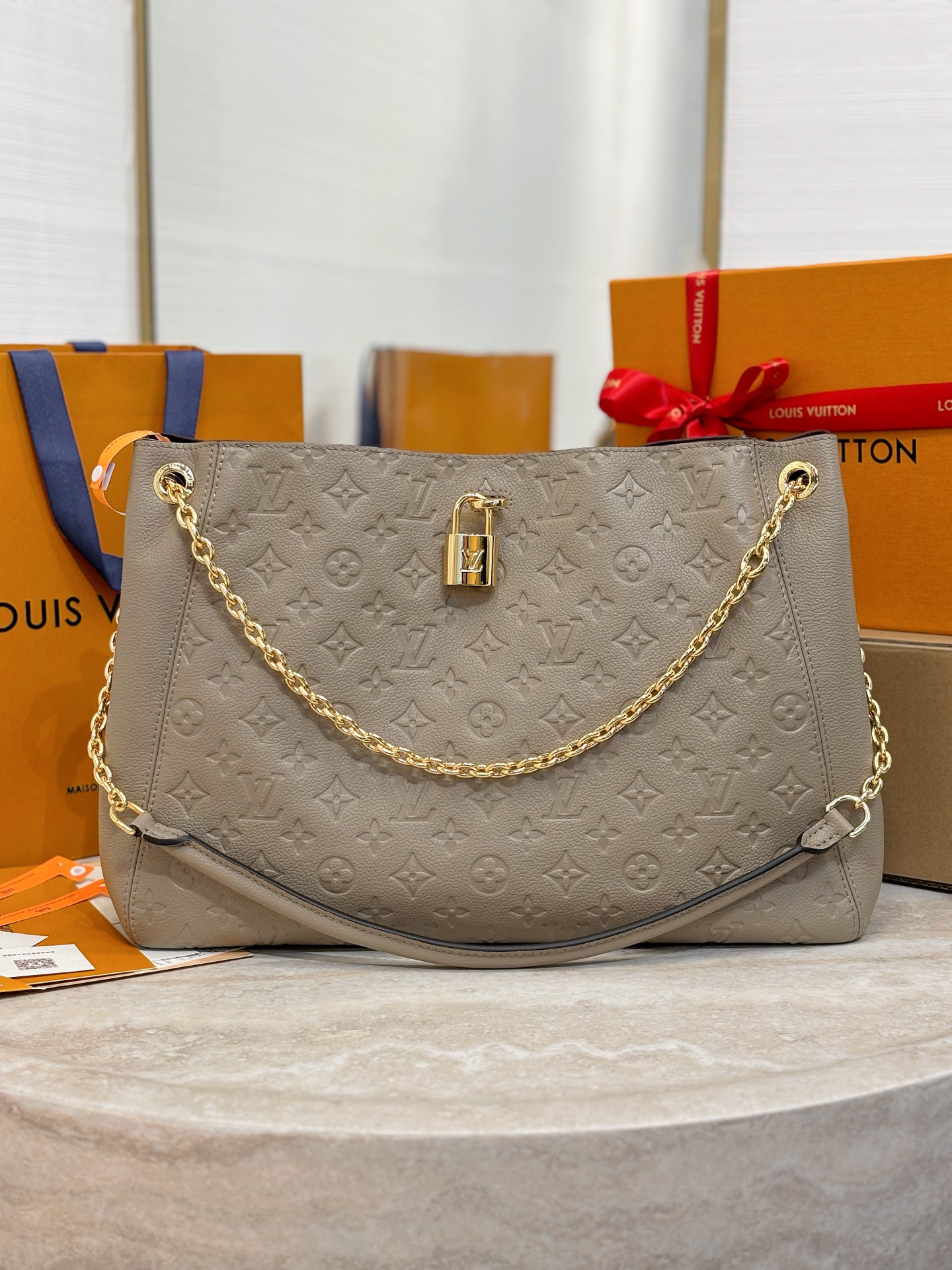 LOUIS VUITTON Женская сумка Anytime MM M14658