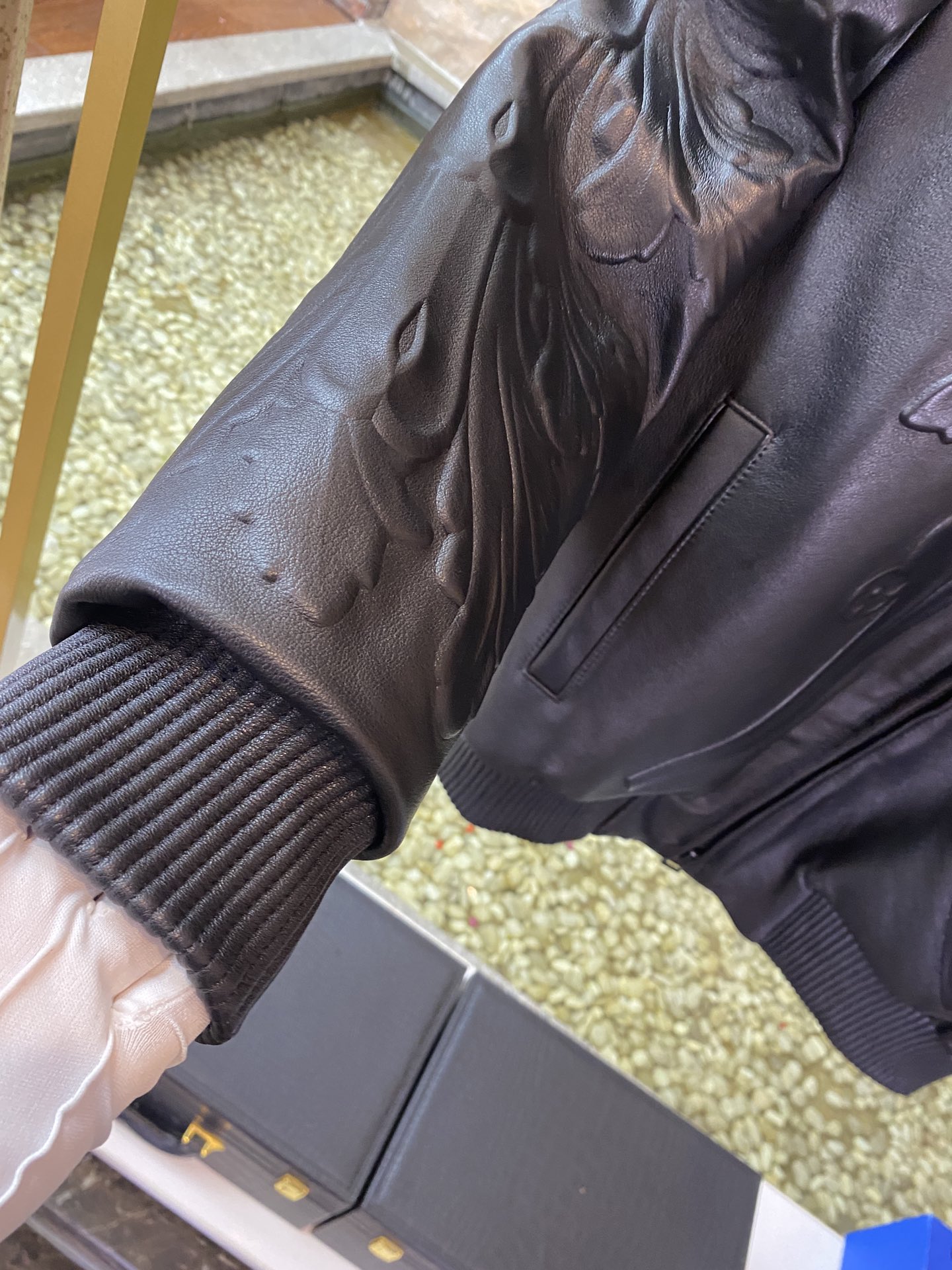 LOUIS VUITTON Мужская кожаная куртка LOUIS VUITTON Мужская кожаная куртка