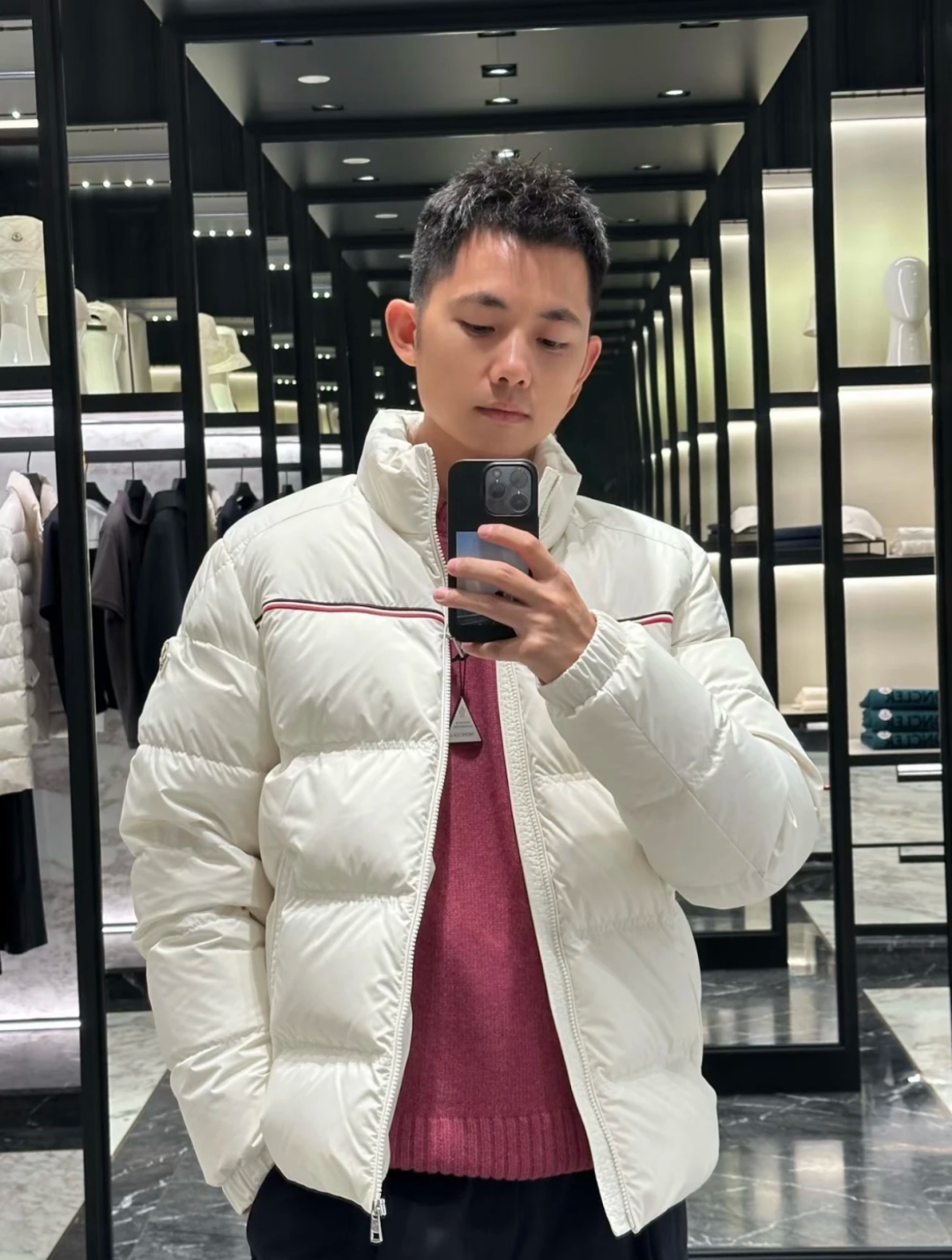 MONCLER Мужской пуховик Bouvaque MONCLER Мужской пуховик Bouvaque