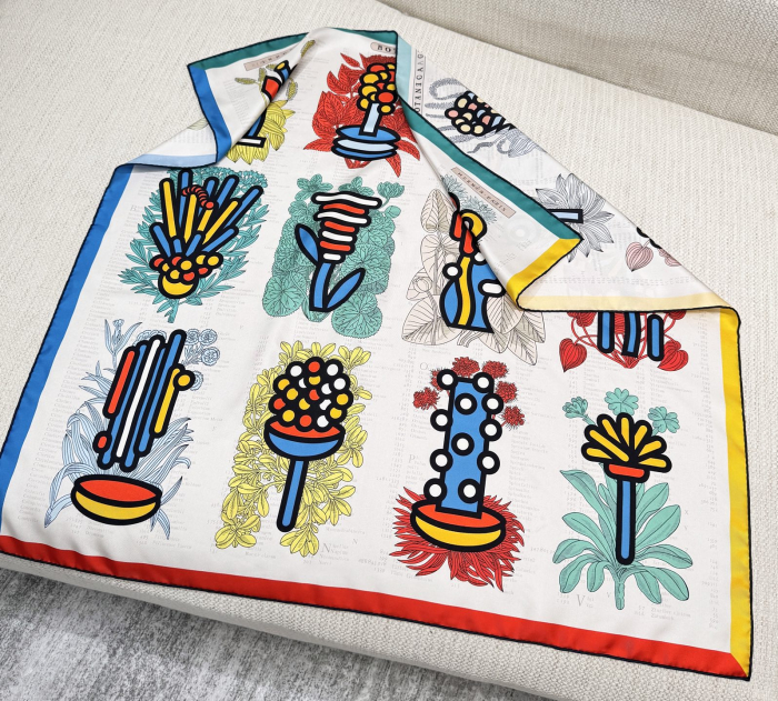 HERMES Женский платок из шелка