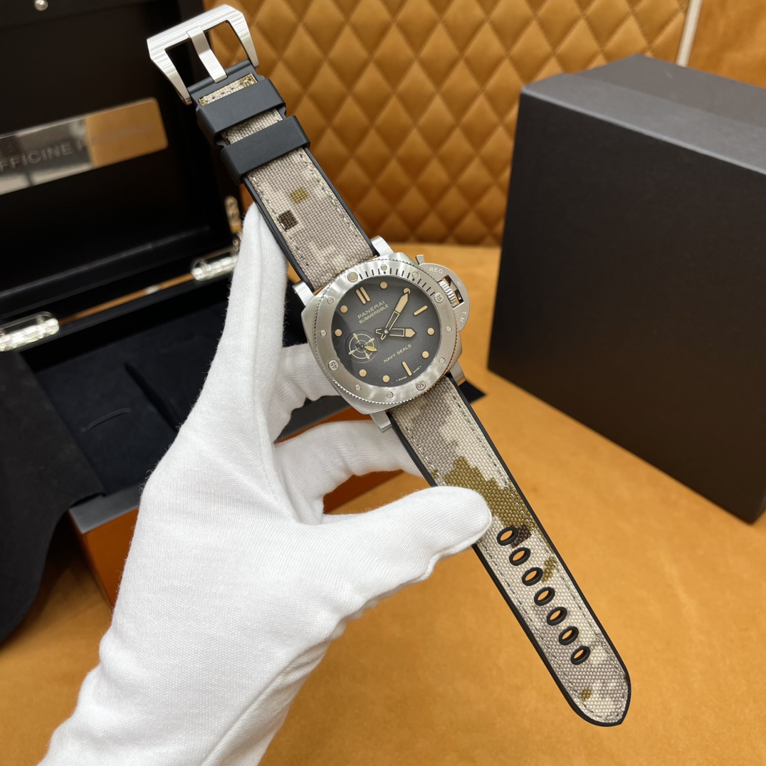 PANERAI Мужские часы Submersible Pam01518 44 мм PANERAI Мужские часы Submersible Pam01518 44 мм