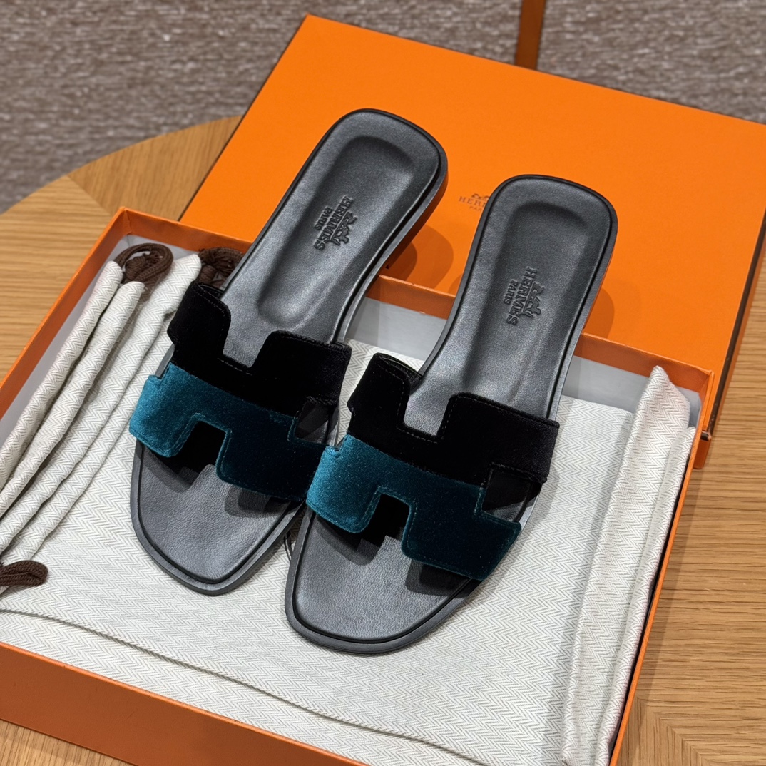 HERMES Женские сандалии Oran из замши