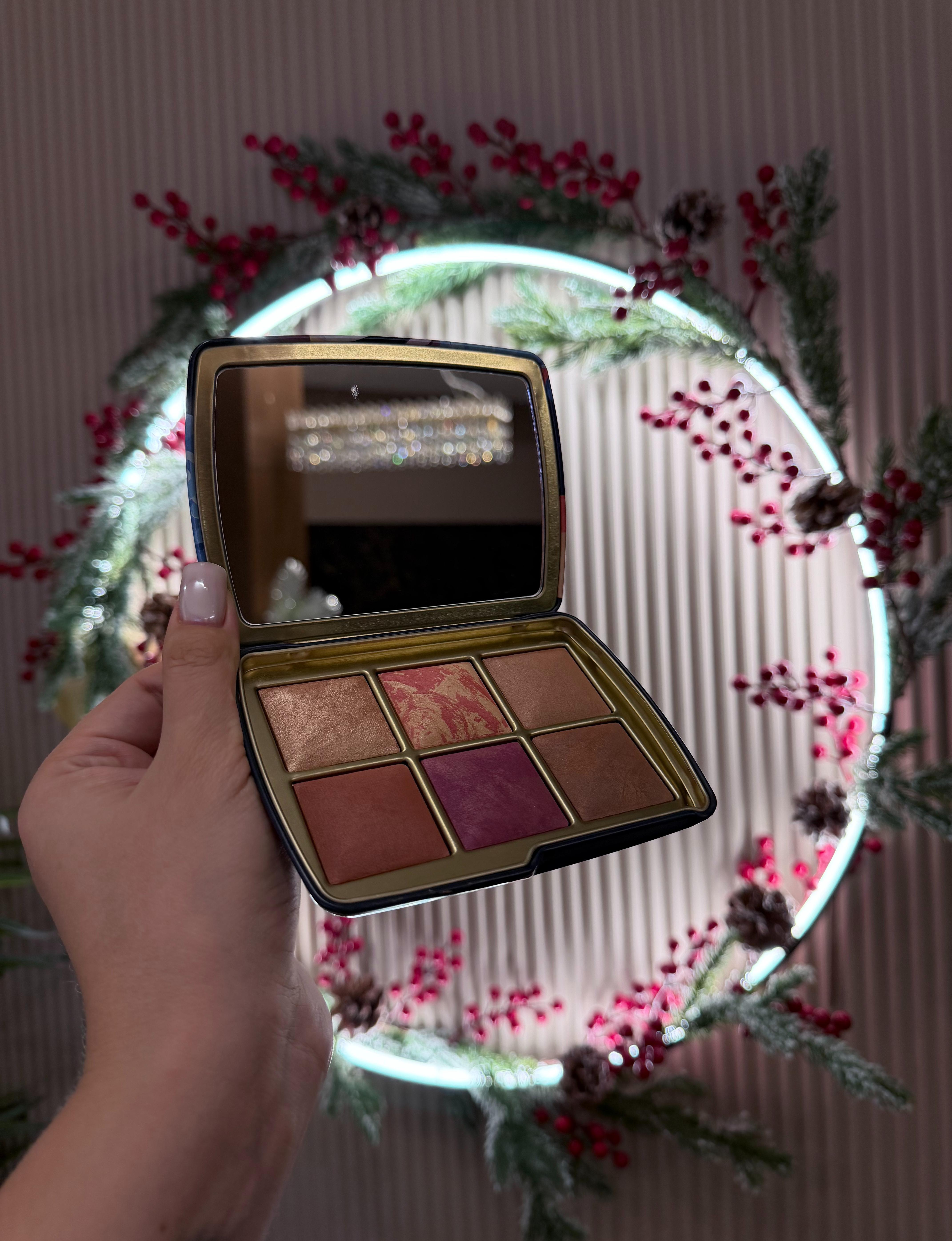 HOURGLASS Палетка для лица в наполнении FOX HOURGLASS Палетка для лица в наполнении FOX