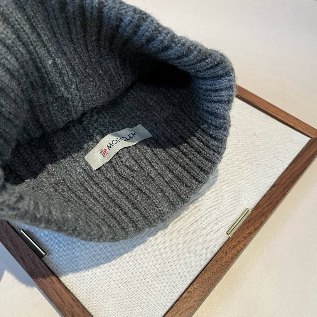 MONCLER Мужская шапка MONCLER Мужская шапка