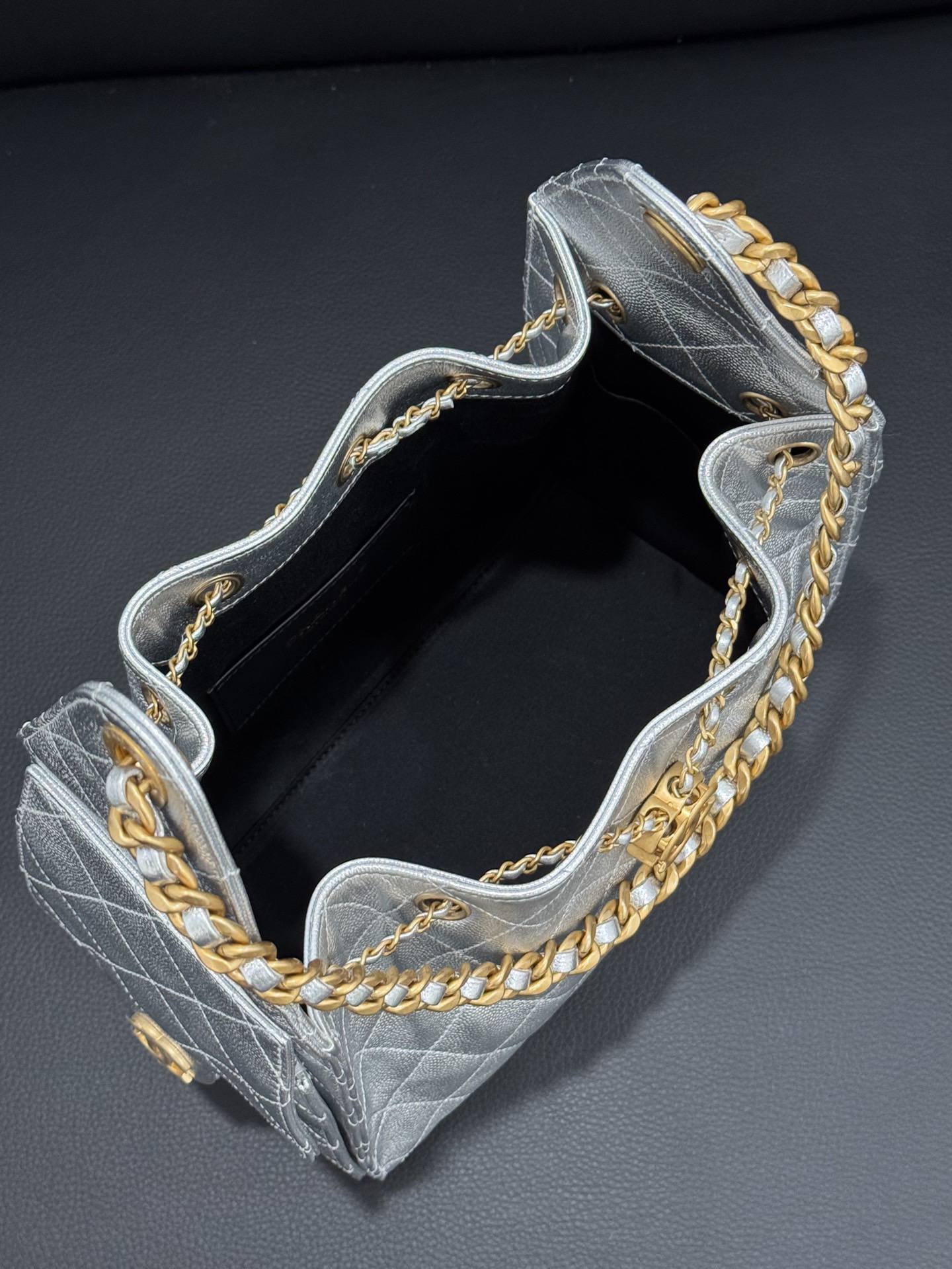 CHANEL Женская сумка Hobo 25a CHANEL Женская сумка Hobo 25a