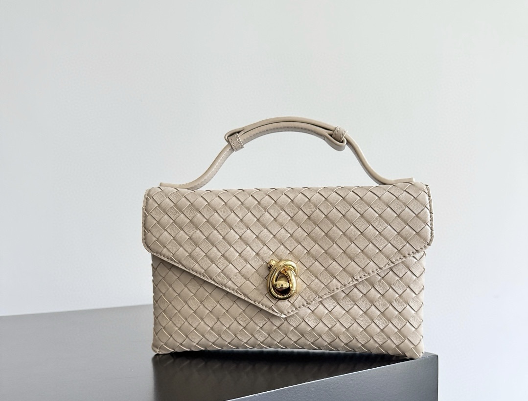 BOTTEGA VENETA Сумка Knot Lock BOTTEGA VENETA Сумка Knot Lock