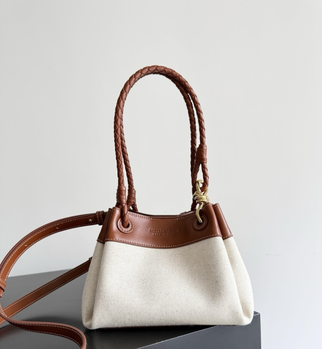 BOTTEGA VENETA Женская сумка Parachute комбинированная