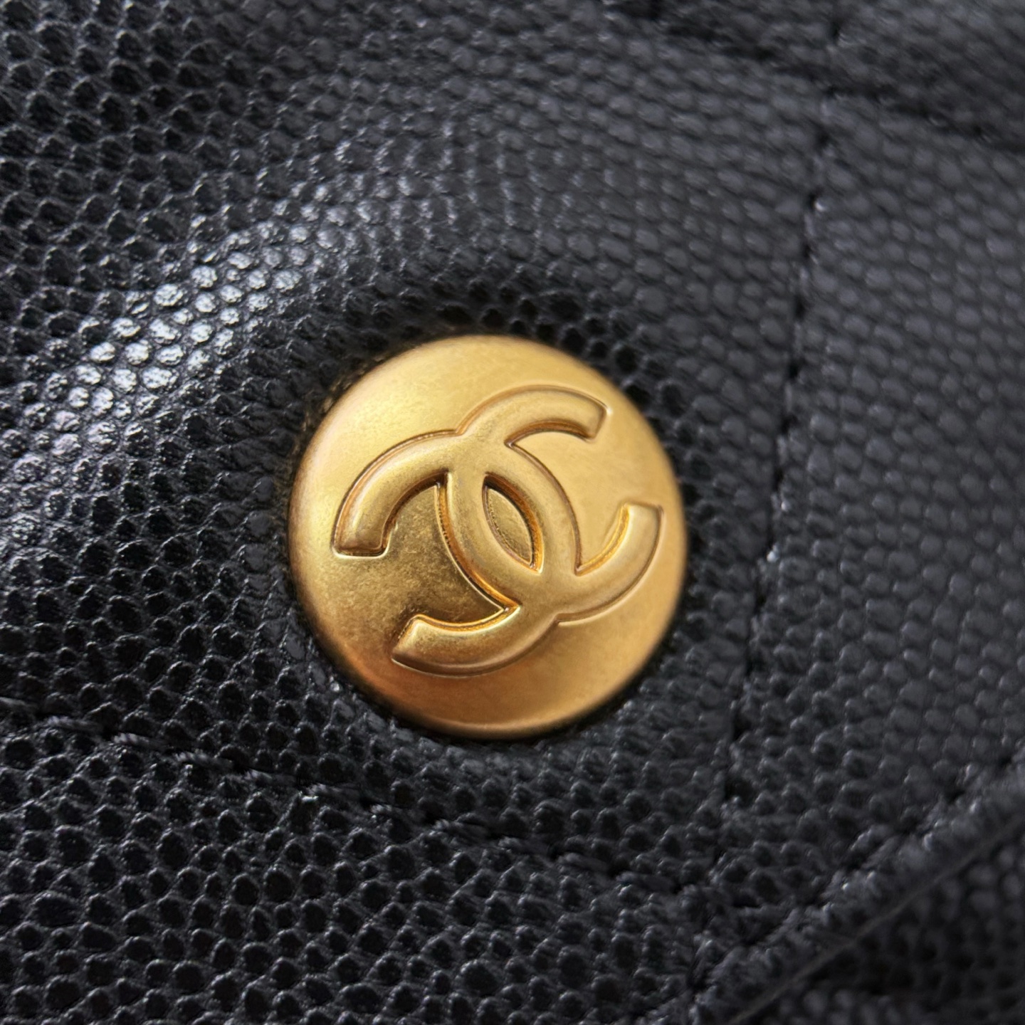 CHANEL Женская сумка Hobo 25P из телячьей кожи