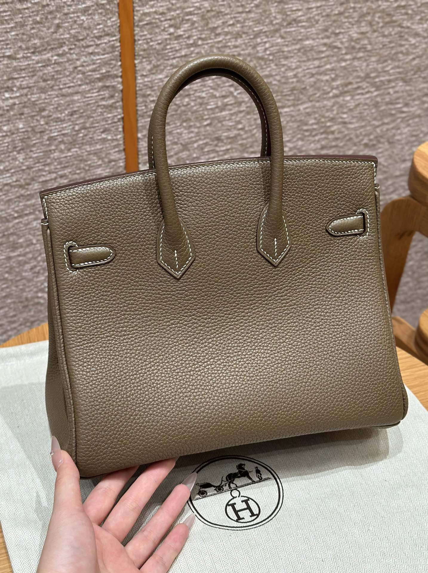 HERMES Женская сумка Birkin 25 см ck18/Etoupe Togo HERMES Женская сумка Birkin 25 см ck18/Etoupe Togo