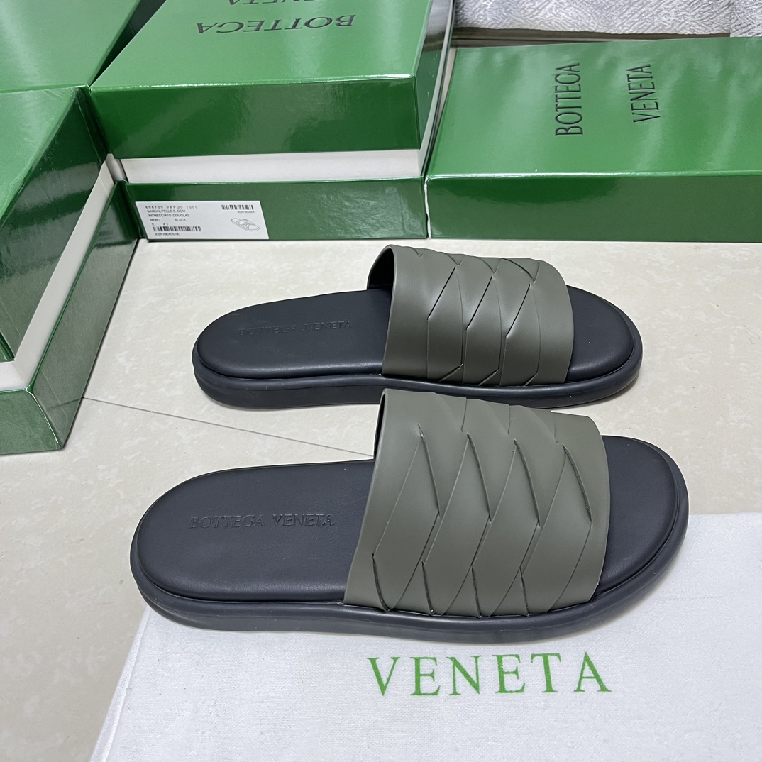 BOTTEGA VENETA Мужские шлёпанцы BOTTEGA VENETA Мужские шлёпанцы