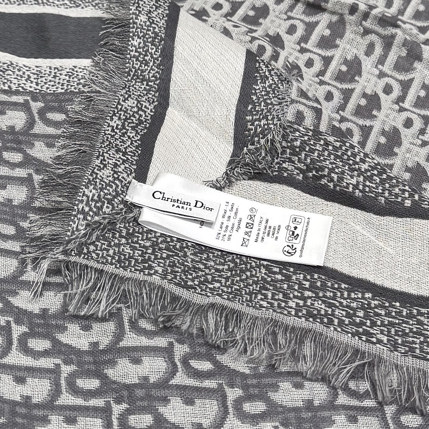 CHRISTIAN DIOR Женская шаль D-Oblique CHRISTIAN DIOR Женская шаль D-Oblique