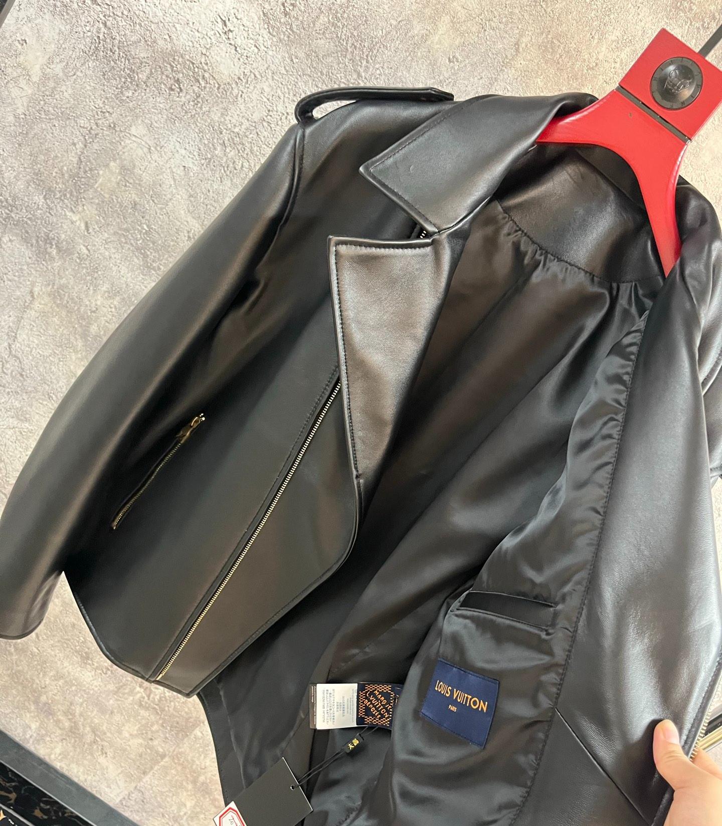 LOUIS VUITTON Мужская кожаная куртка LOUIS VUITTON Мужская кожаная куртка