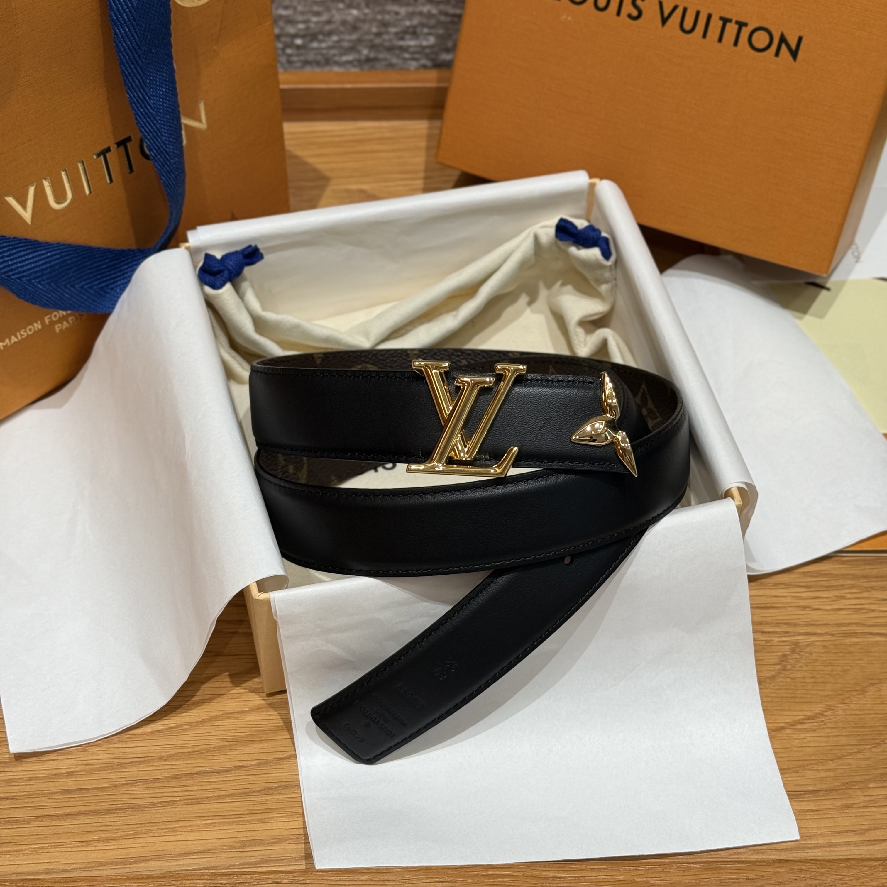 LOUIS VUITTON Женский ремень 